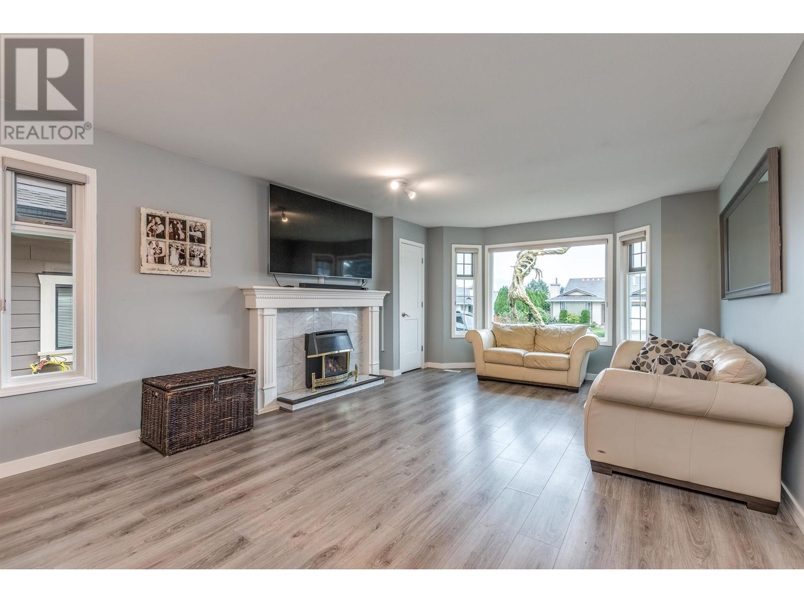 12501 219 Street, Maple Ridge, British Columbia  V2X 0V4 - Photo 4 - R2827783