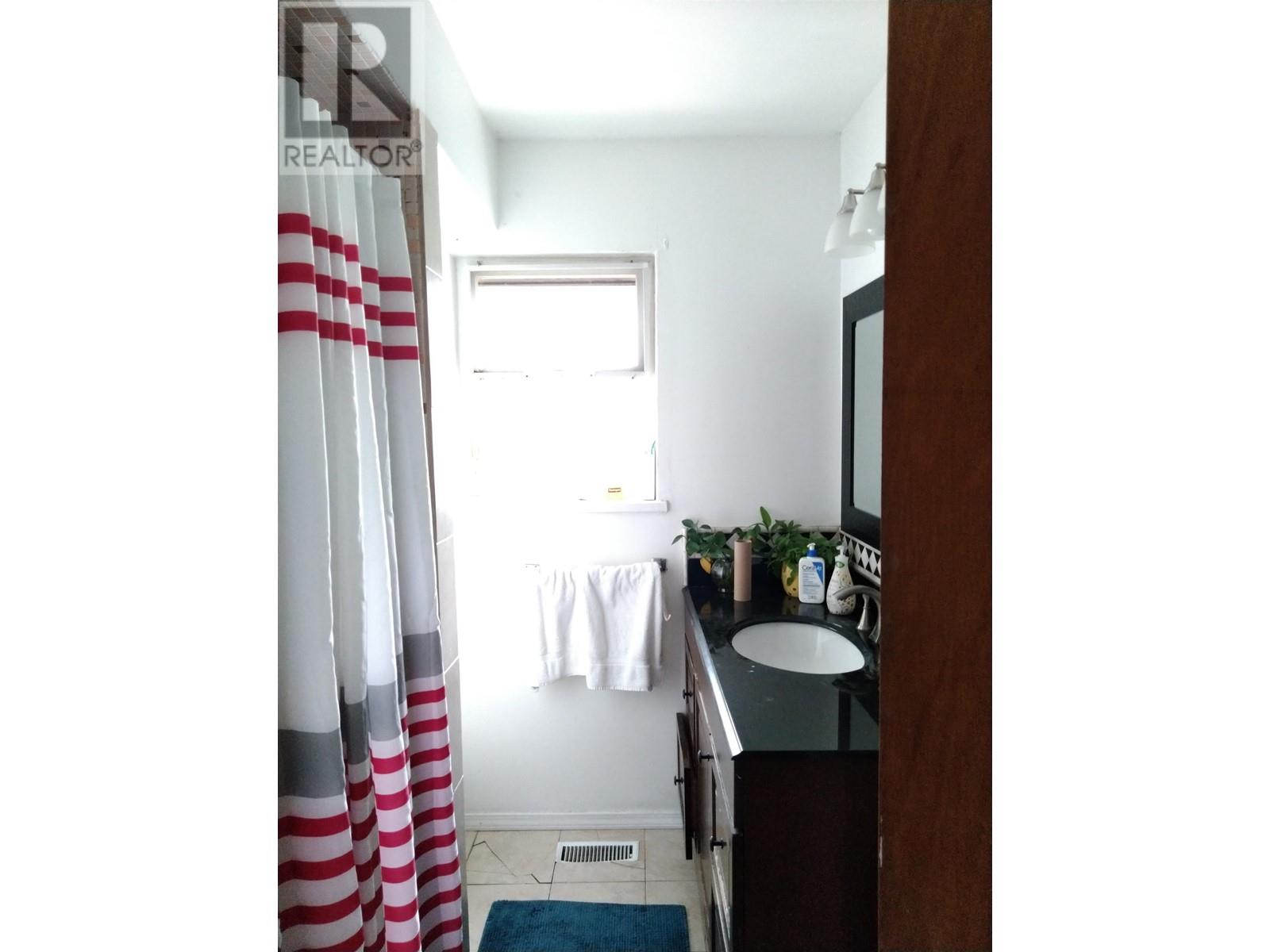 178 E 40th Avenue, Vancouver, British Columbia  V5W 1L5 - Photo 5 - R2815437