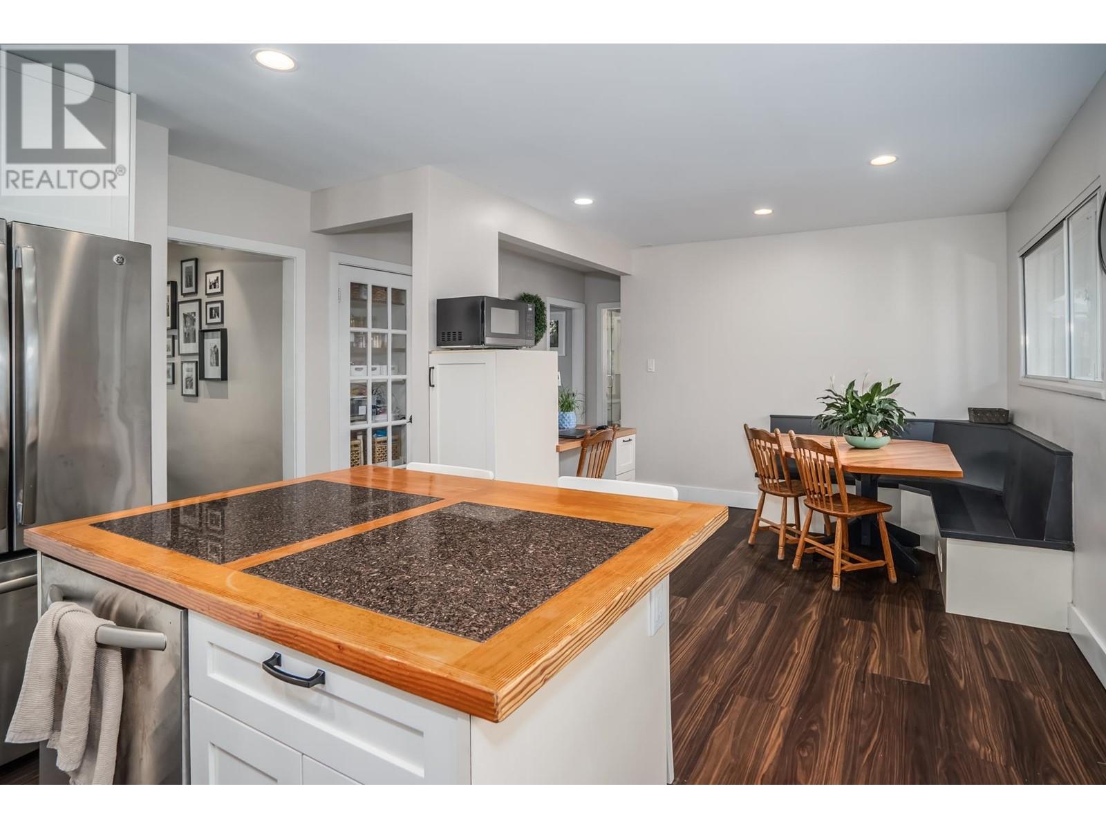 4664 Royal Oak Avenue, Burnaby, British Columbia  V5G 3M5 - Photo 11 - R2827828