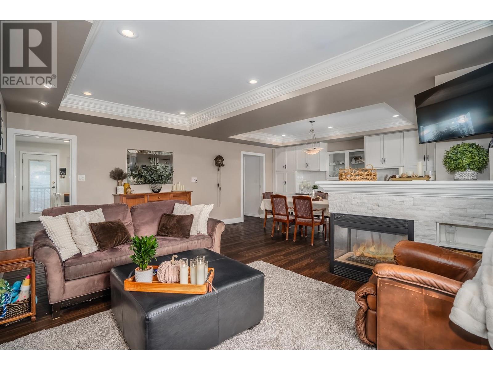 4664 Royal Oak Avenue, Burnaby, British Columbia  V5G 3M5 - Photo 3 - R2827828