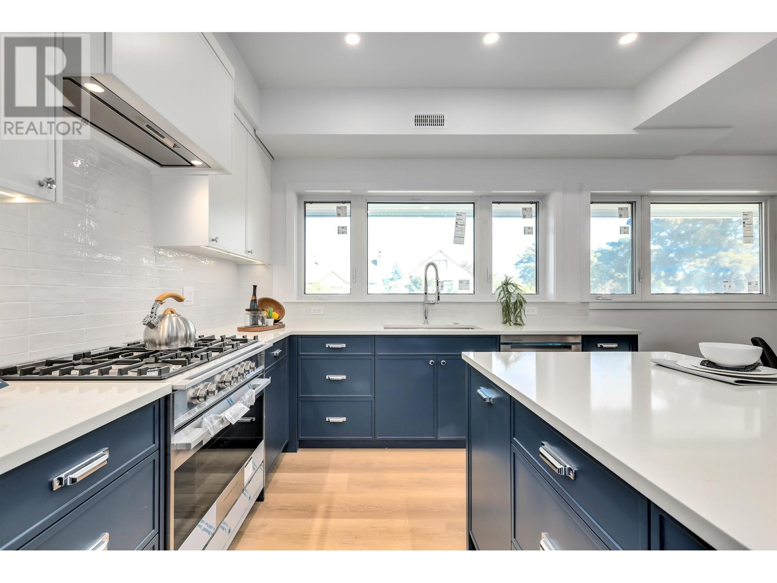 1 2796 Dundas Street, Vancouver, British Columbia  V5K 3Y6 - Photo 5 - R2811803