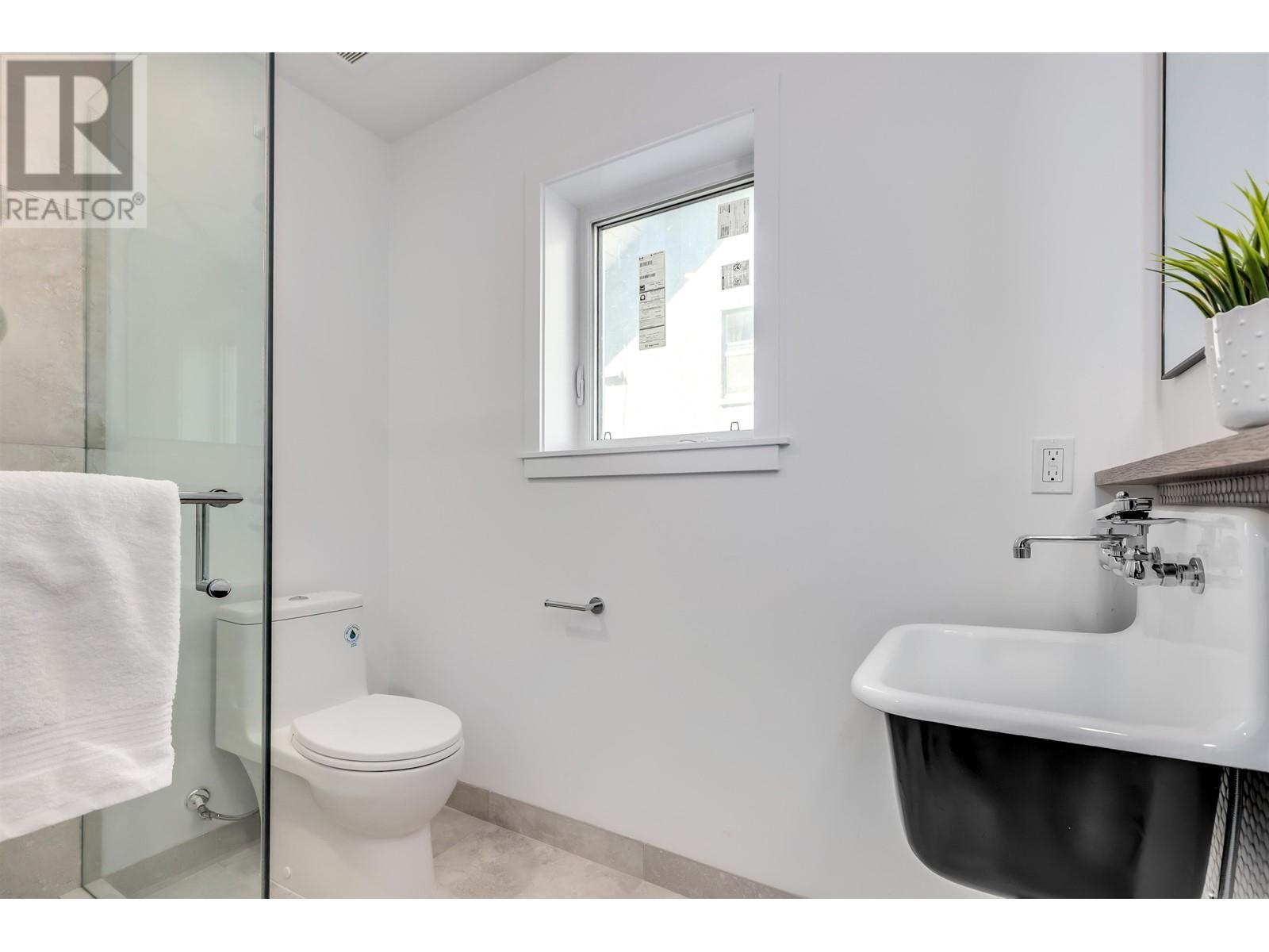 1 2796 Dundas Street, Vancouver, British Columbia  V5K 3Y6 - Photo 16 - R2811803