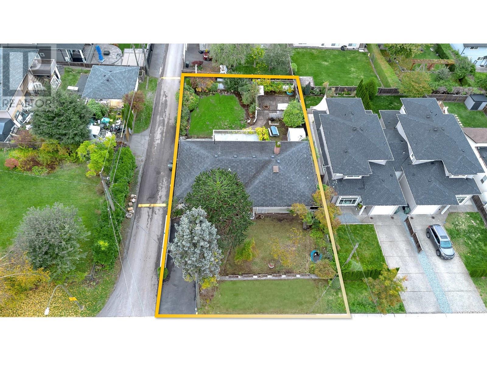 4579 Grassmere Street, Burnaby, British Columbia  V5G 2N8 - Photo 2 - R2826861