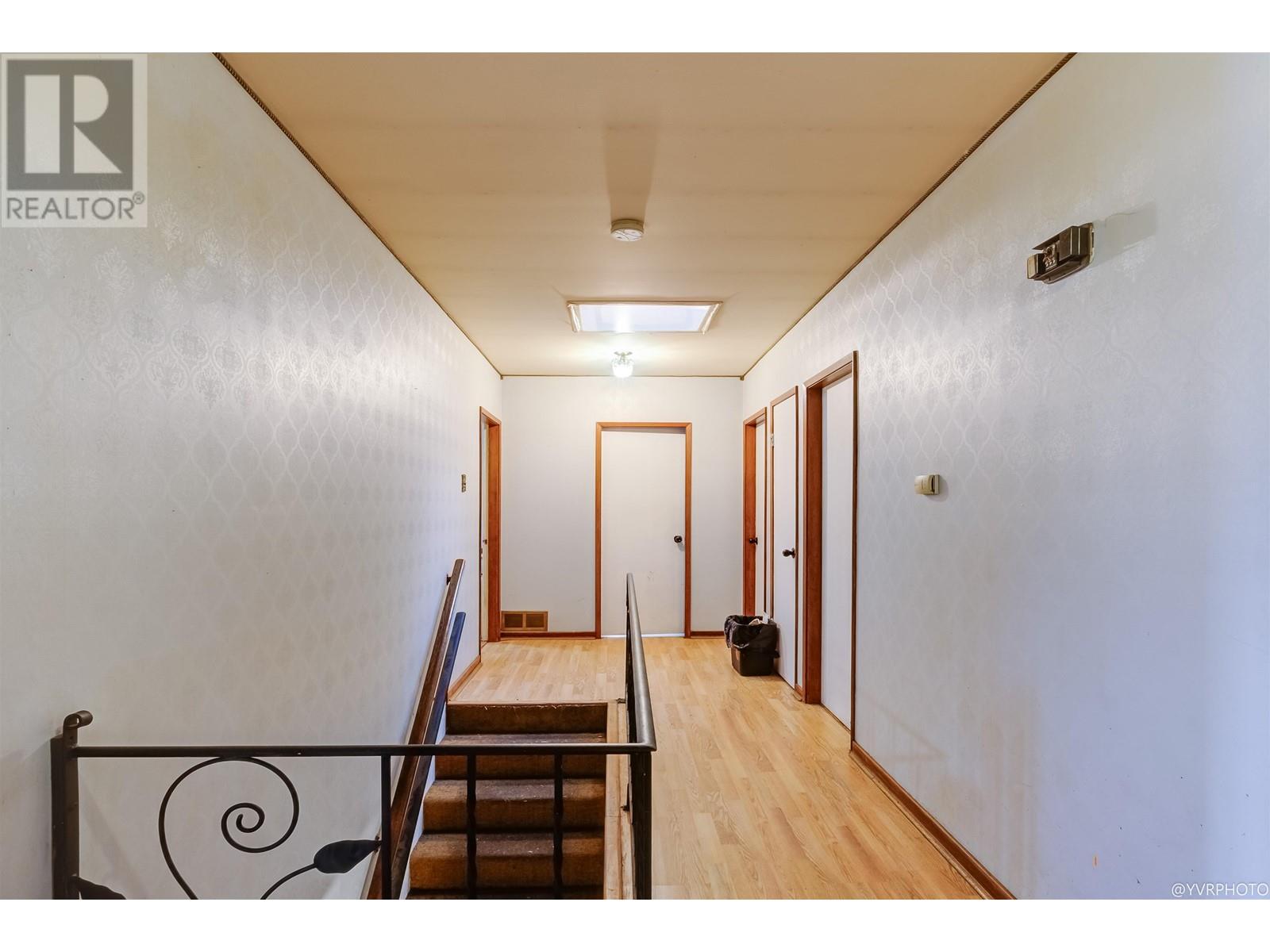 4579 Grassmere Street, Burnaby, British Columbia  V5G 2N8 - Photo 10 - R2826861