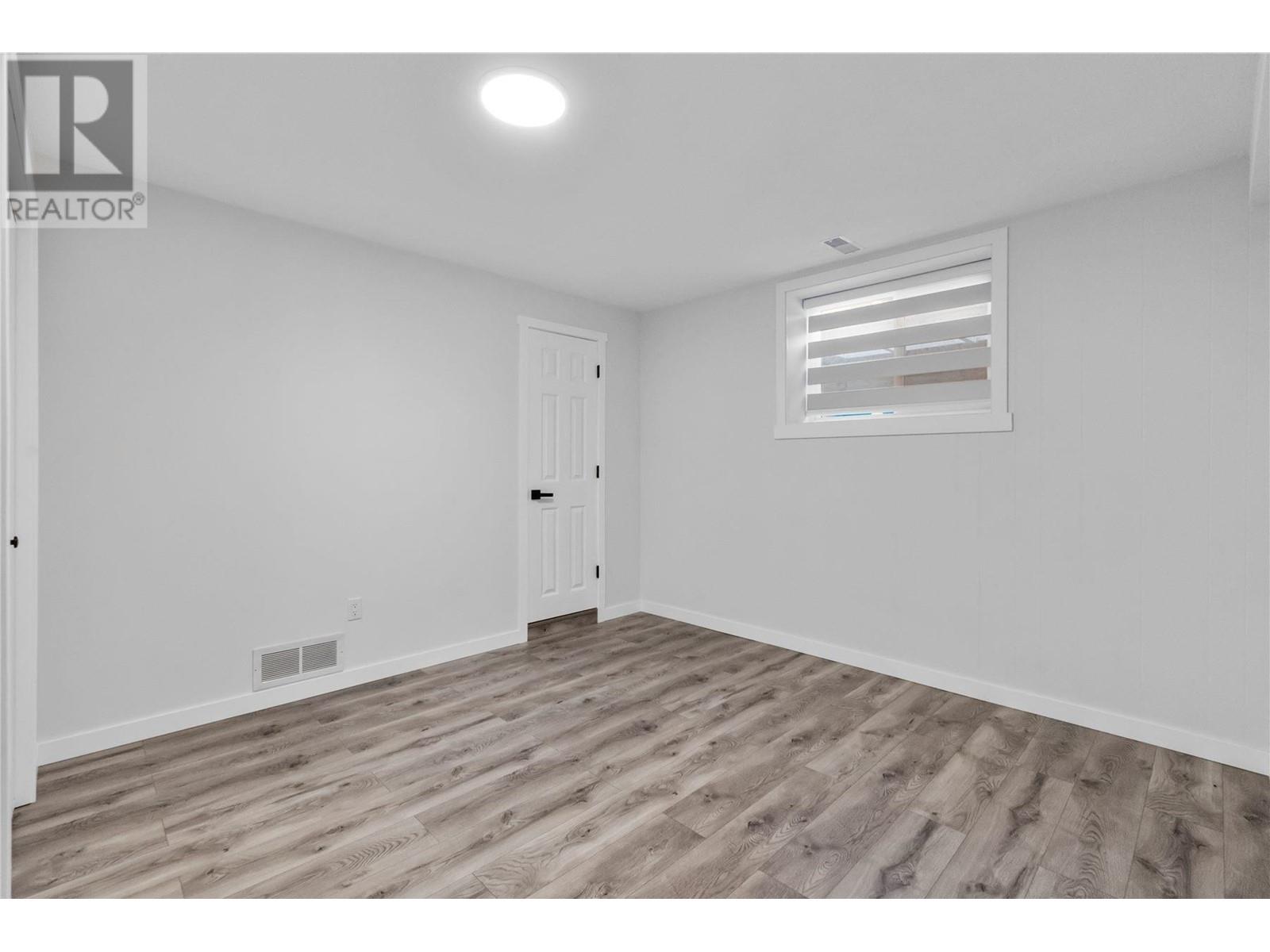 312 Laurentian Crescent, Coquitlam, British Columbia  V3K 1Y1 - Photo 25 - R2824607