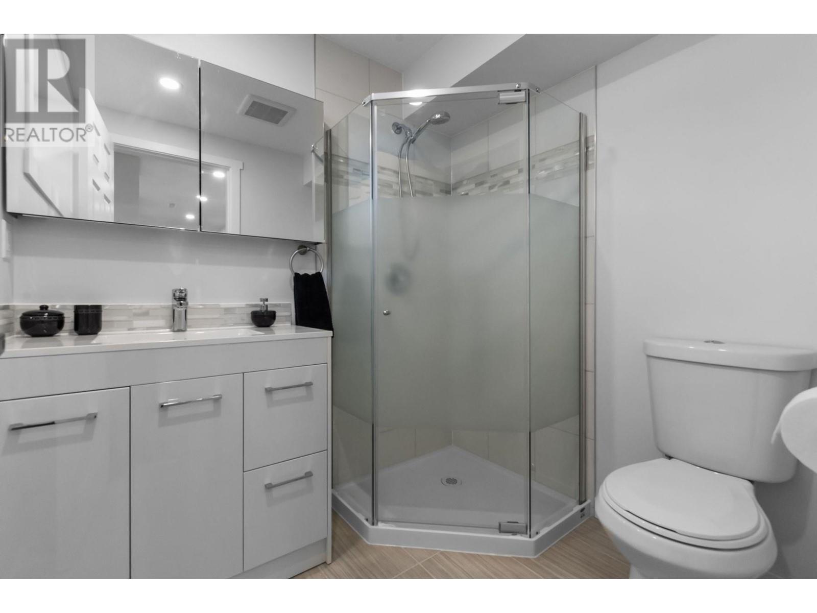 312 Laurentian Crescent, Coquitlam, British Columbia  V3K 1Y1 - Photo 28 - R2824607