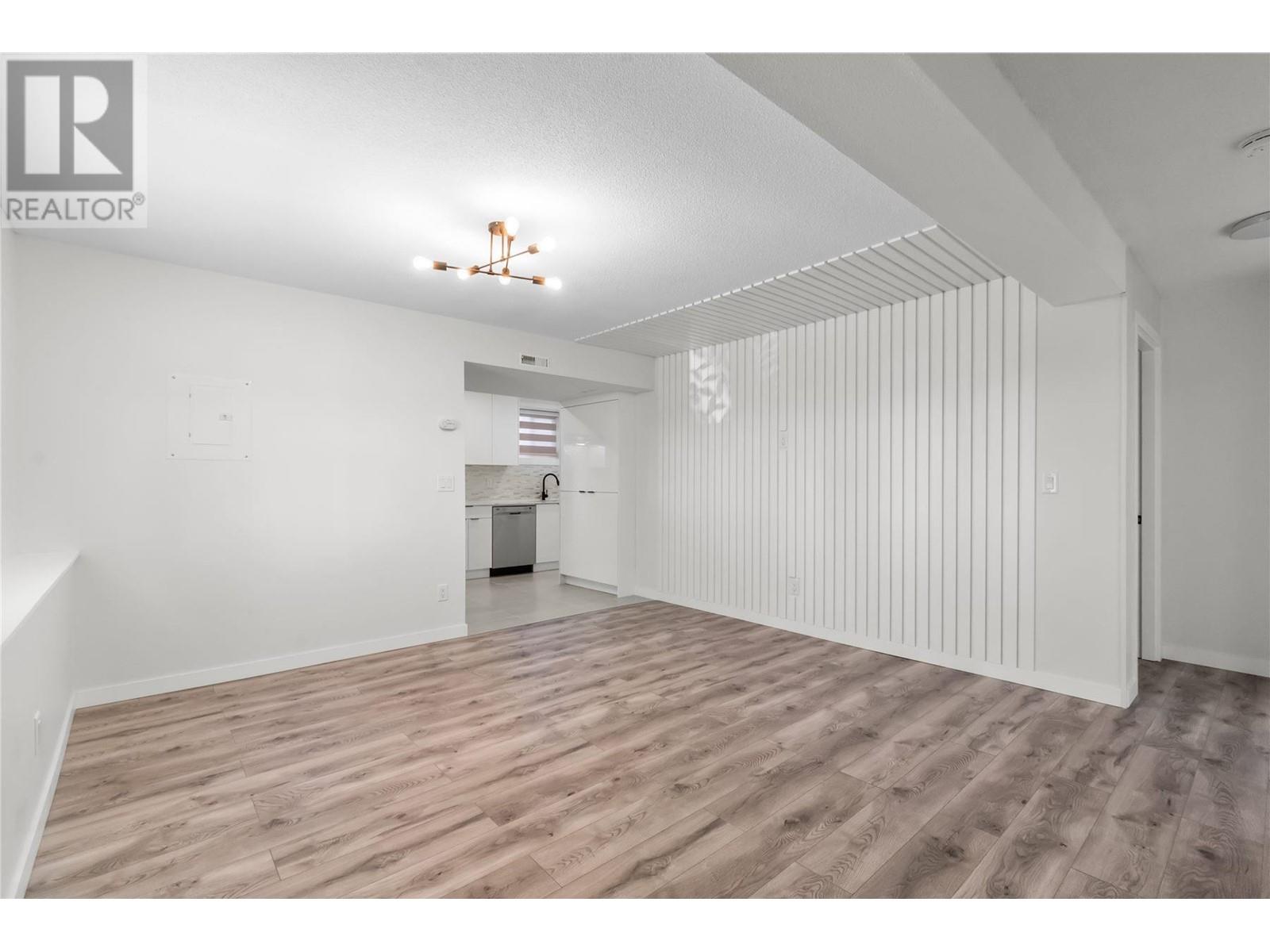312 Laurentian Crescent, Coquitlam, British Columbia  V3K 1Y1 - Photo 24 - R2824607