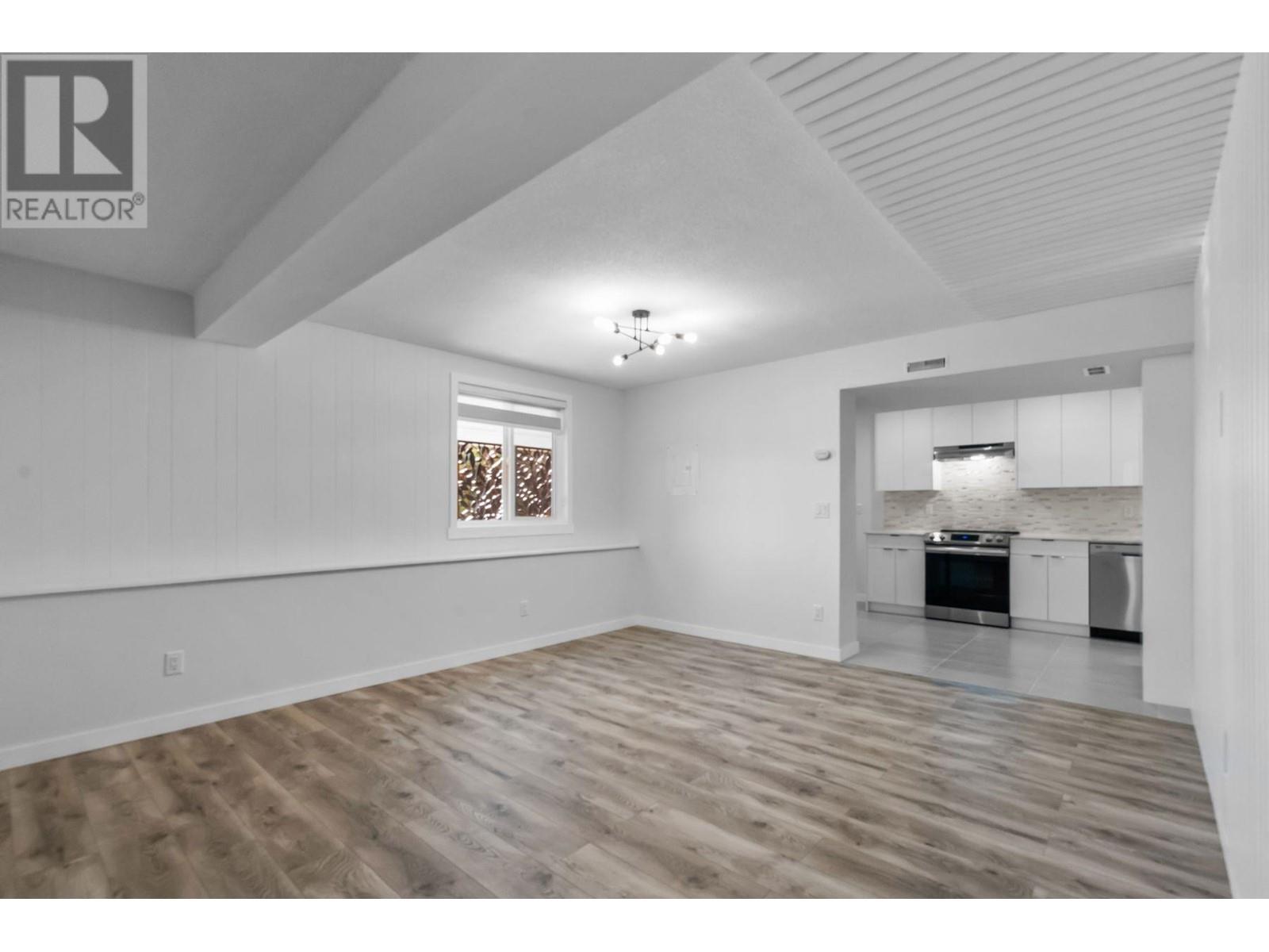 312 Laurentian Crescent, Coquitlam, British Columbia  V3K 1Y1 - Photo 26 - R2824607