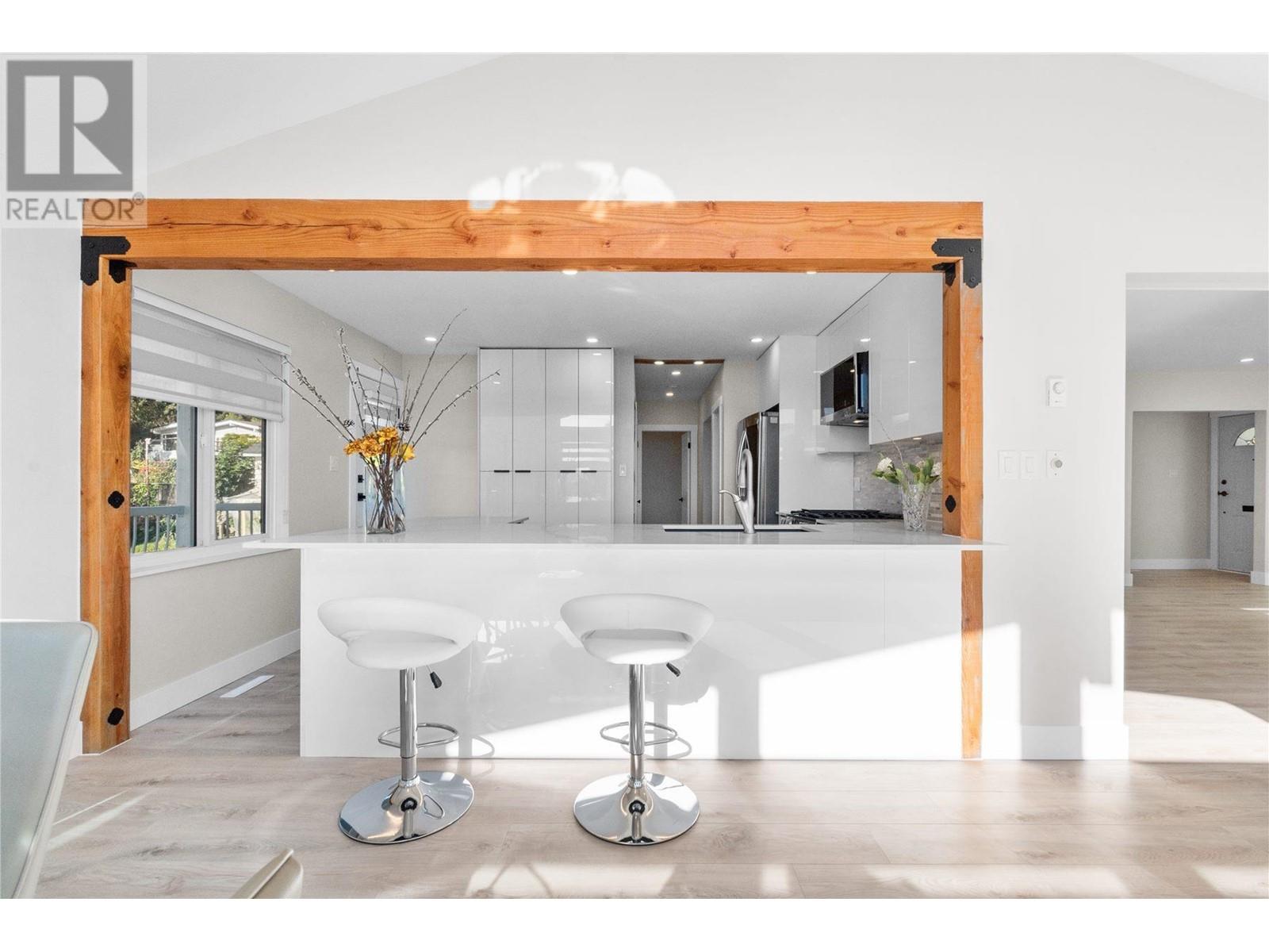 312 LAURENTIAN CRESCENT, coquitlam, British Columbia