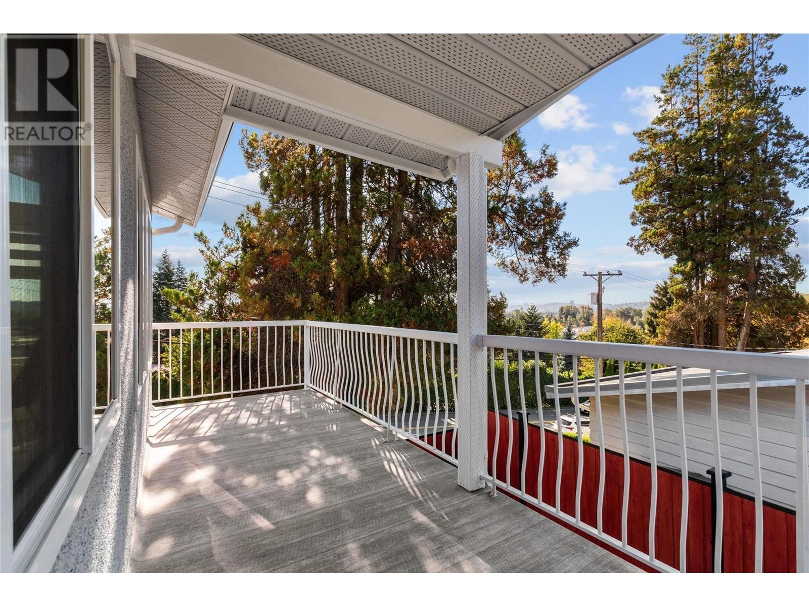 312 Laurentian Crescent, Coquitlam, British Columbia  V3K 1Y1 - Photo 13 - R2824607
