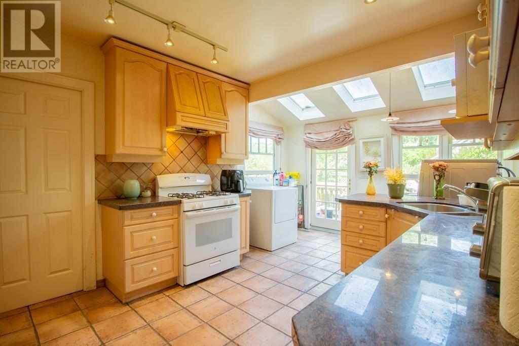 3949 W 23rd Avenue, Vancouver, British Columbia  V6S 1L1 - Photo 4 - R2827566