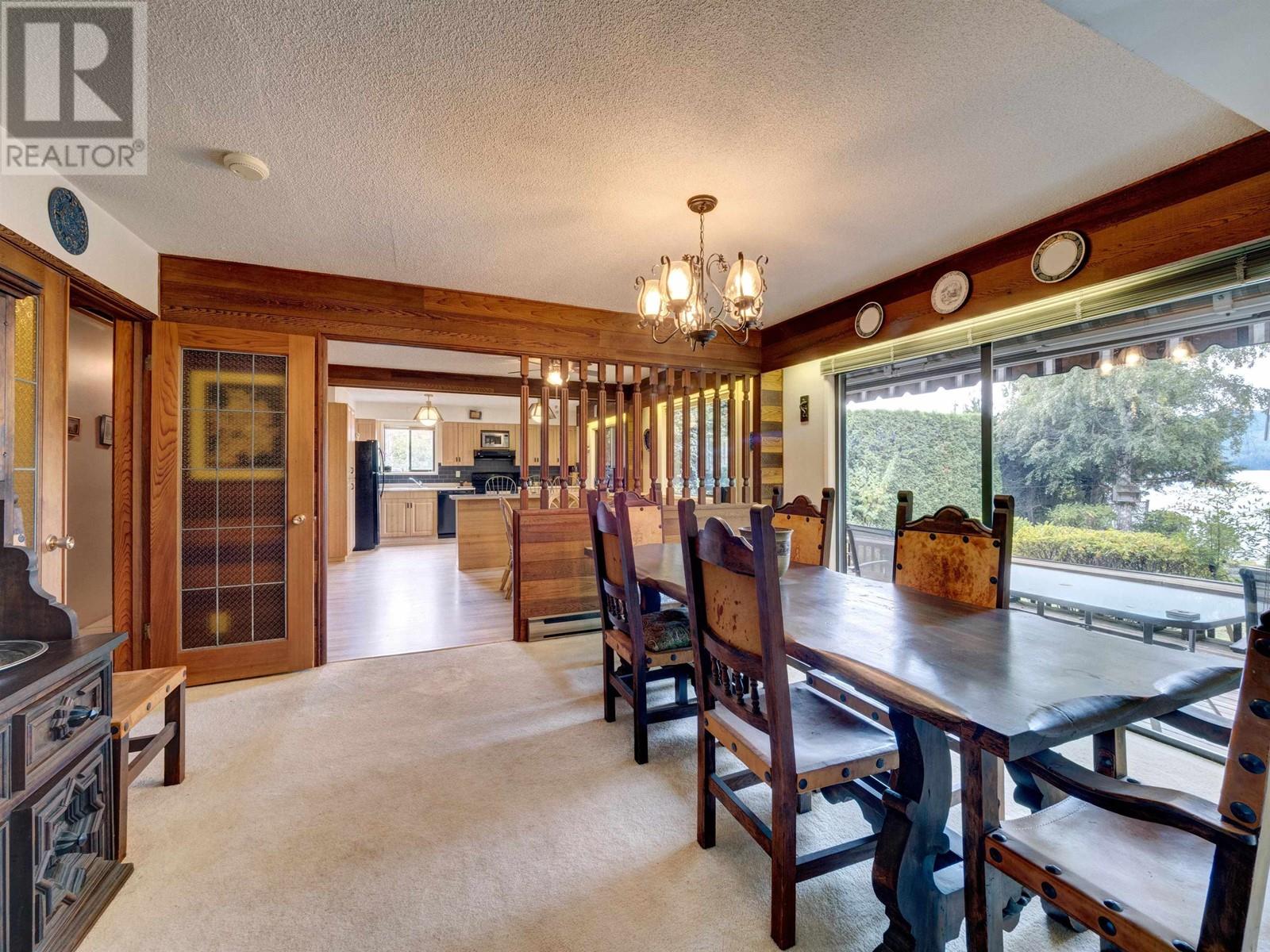 6315 Marmot Road, Sechelt, British Columbia  V7Z 0L2 - Photo 12 - R2808340