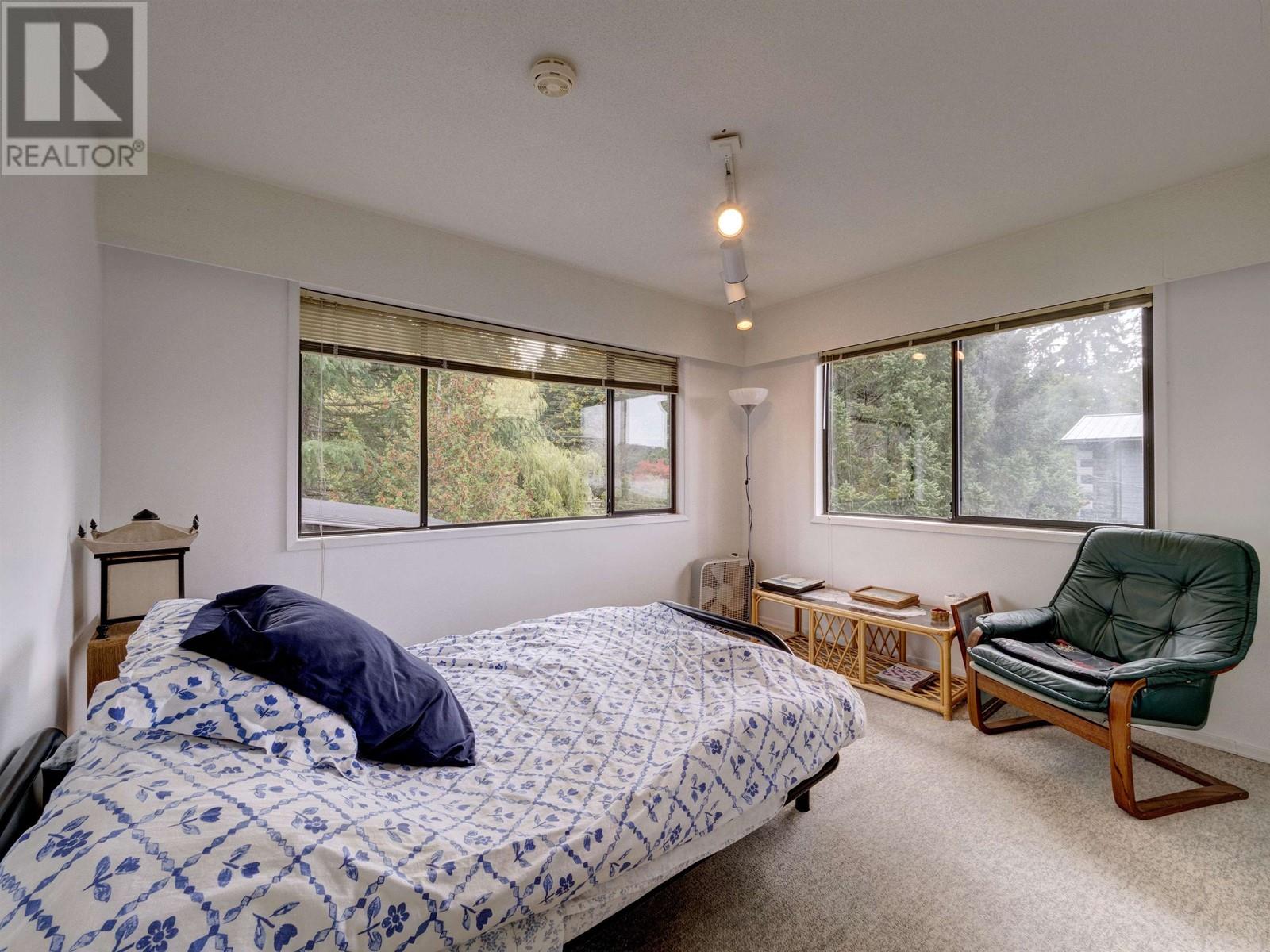 6315 Marmot Road, Sechelt, British Columbia  V7Z 0L2 - Photo 20 - R2808340