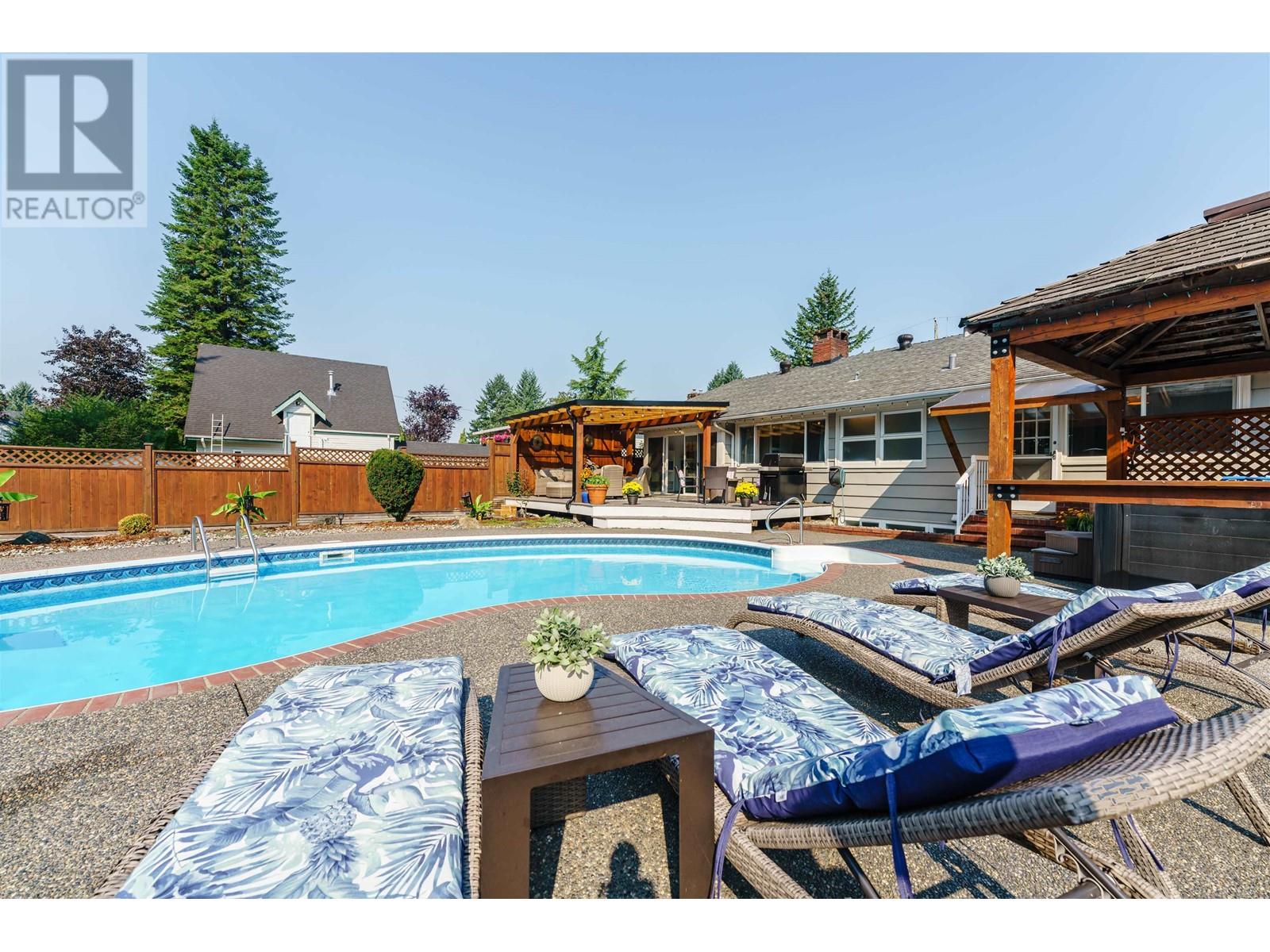 22070 Cliff Avenue, Maple Ridge, British Columbia  V2X 2L2 - Photo 4 - R2827806