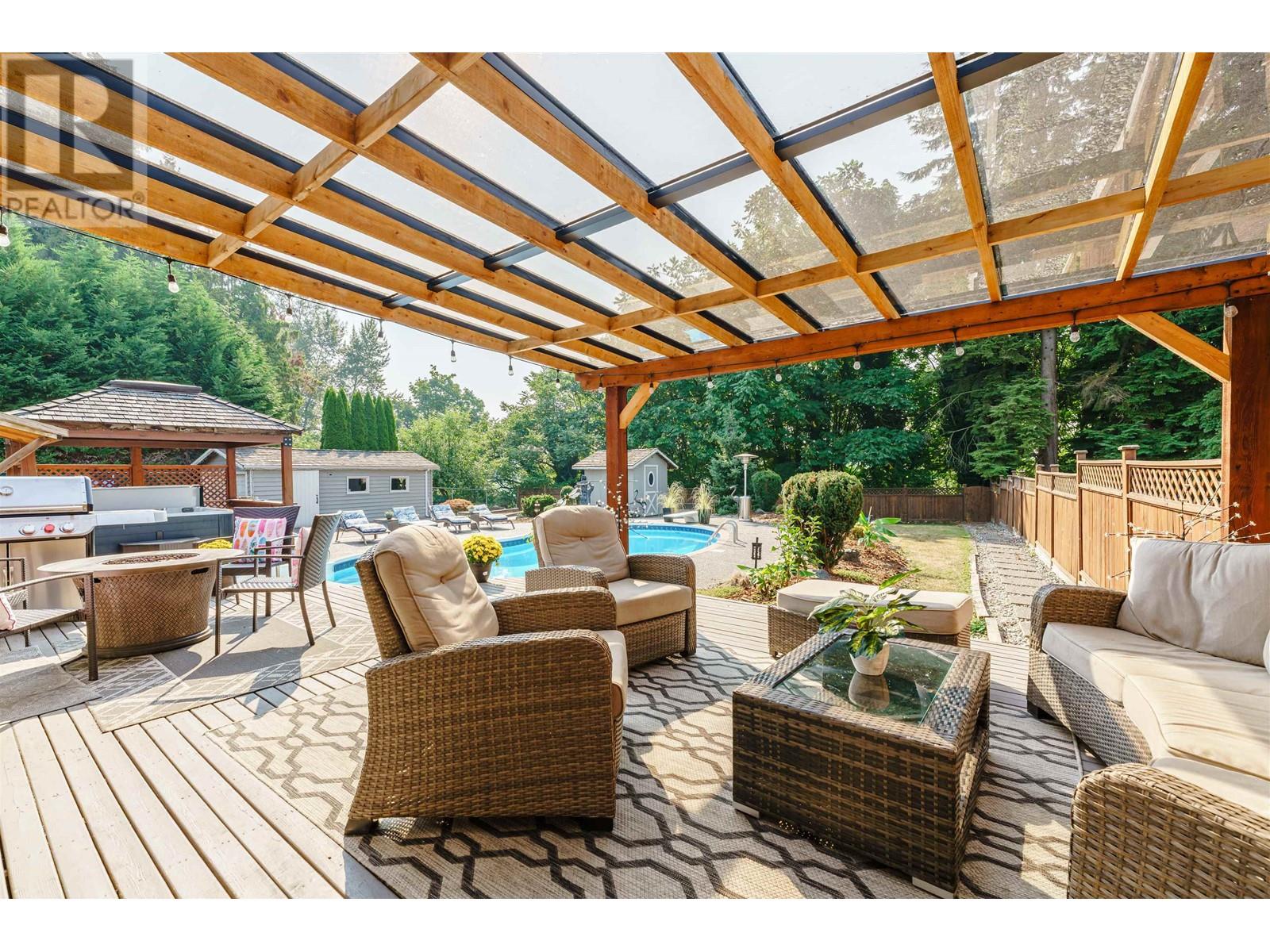 22070 Cliff Avenue, Maple Ridge, British Columbia  V2X 2L2 - Photo 3 - R2827806
