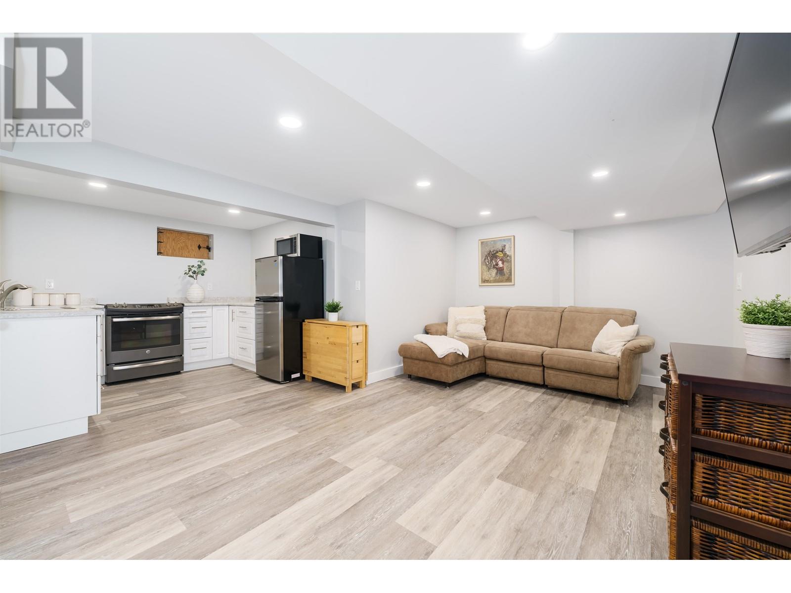 22070 Cliff Avenue, Maple Ridge, British Columbia  V2X 2L2 - Photo 24 - R2827806