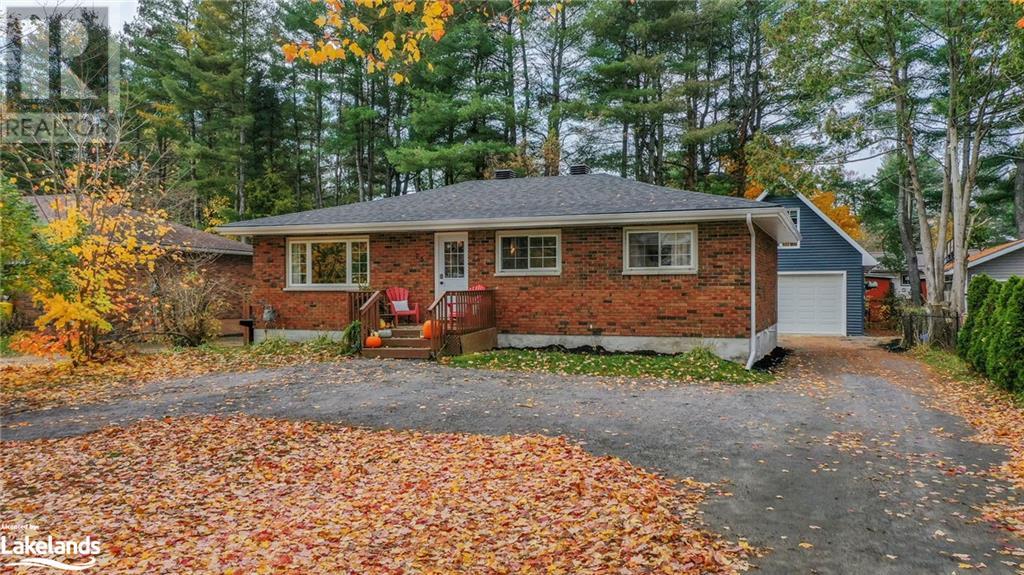 75 Pine Street, Bracebridge, Ontario P1L 1K8 (26214218) Bay