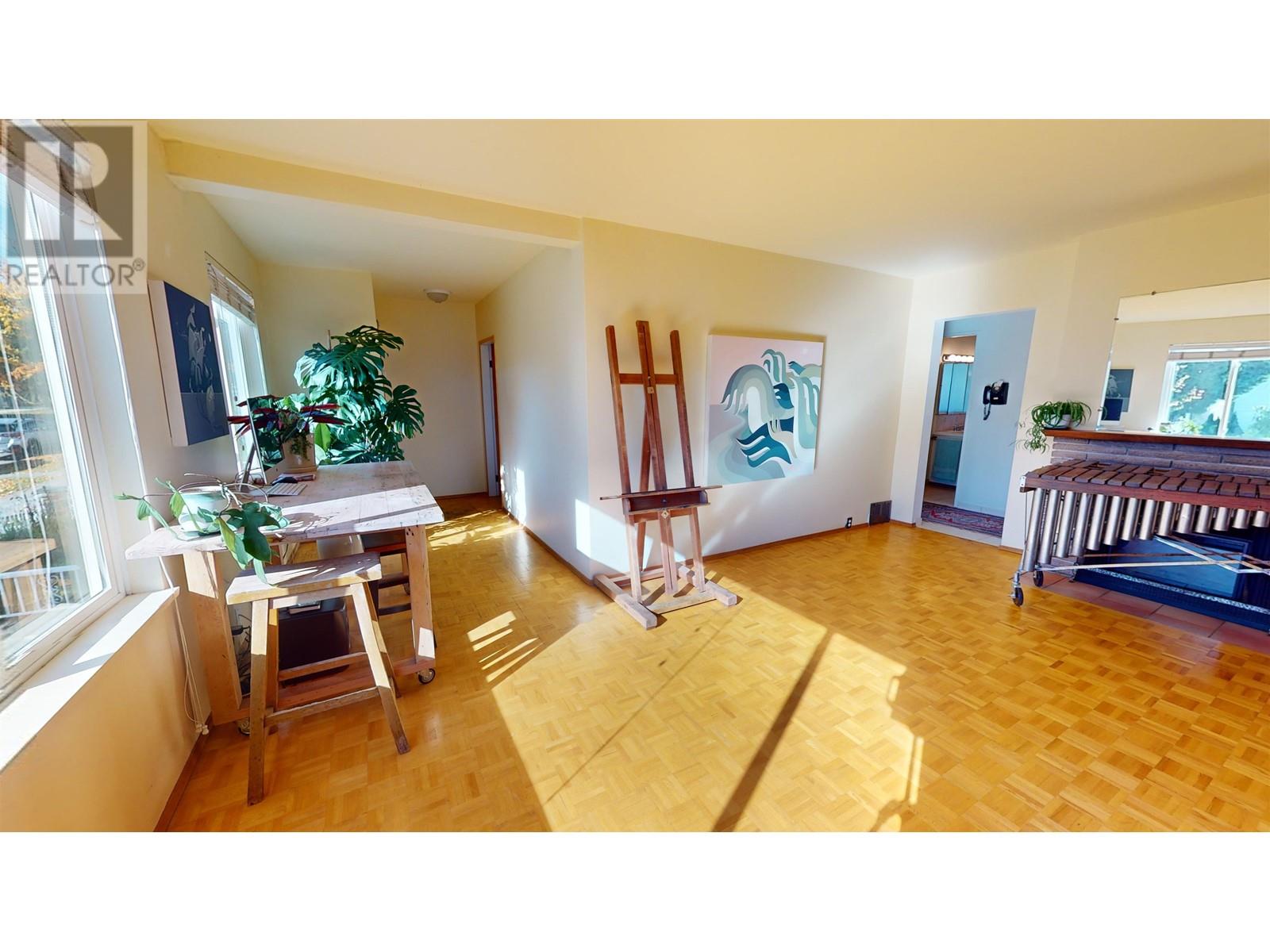 4257 Triumph Street, Burnaby, British Columbia  V5C 1Z5 - Photo 3 - R2826820