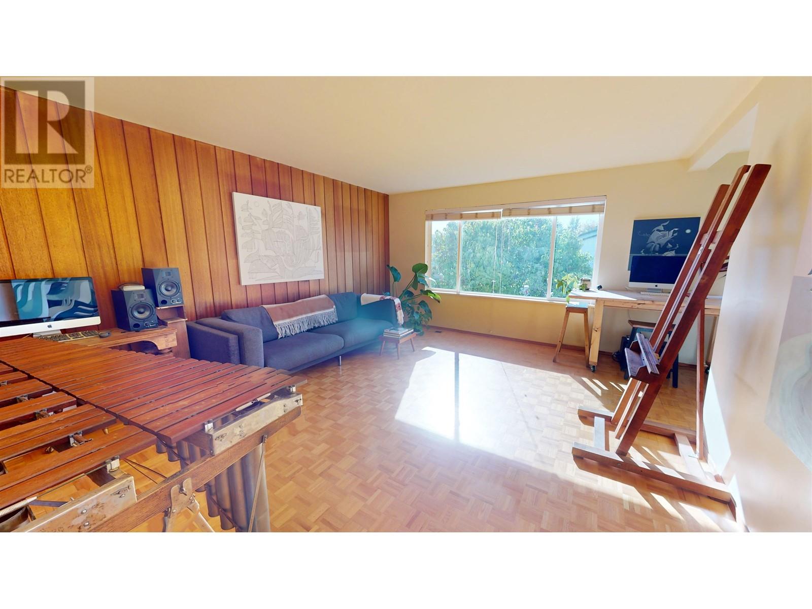 4257 Triumph Street, Burnaby, British Columbia  V5C 1Z5 - Photo 5 - R2826820