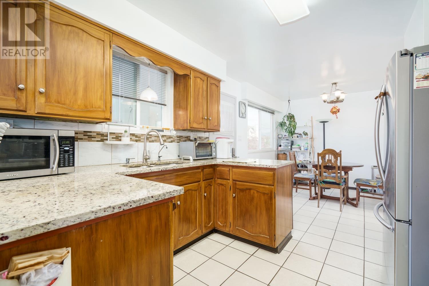 6642 Fulton Avenue, Burnaby, British Columbia  V5E 3H1 - Photo 8 - R2827725
