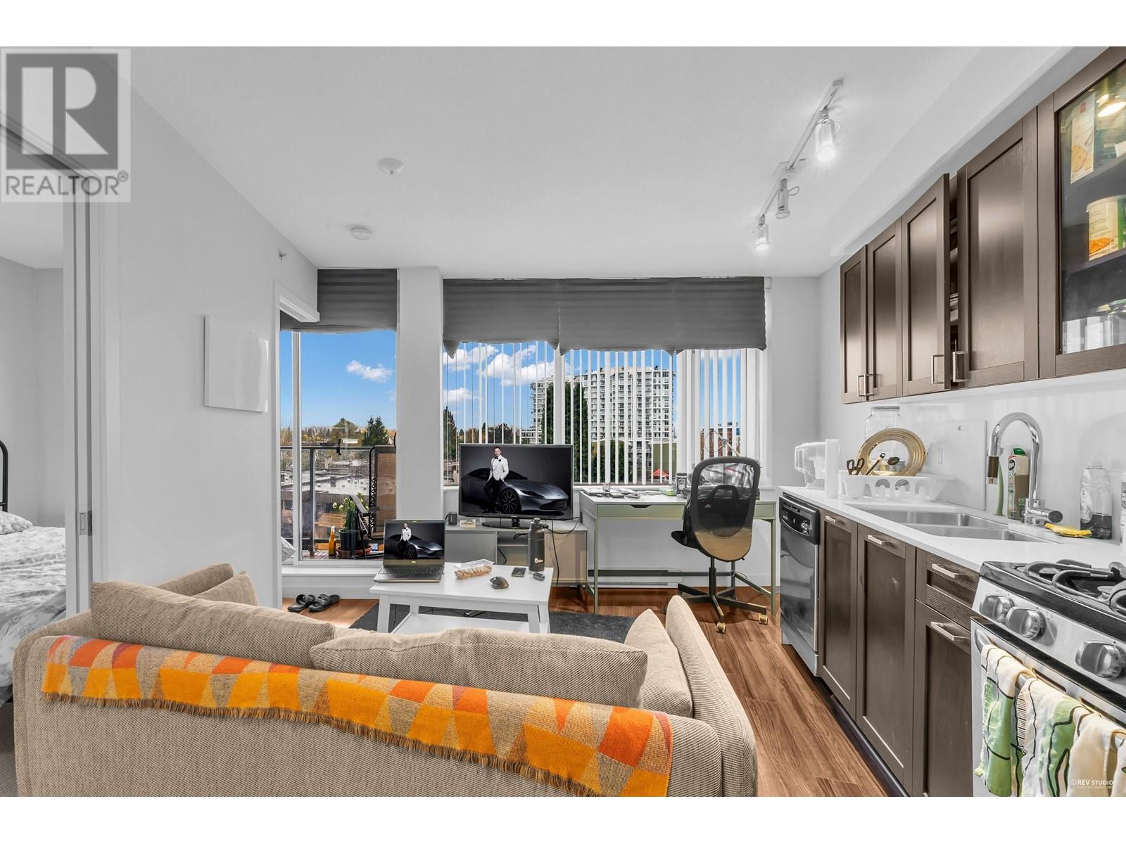 510 4815 Eldorado Mews, Vancouver, British Columbia  V5R 0B2 - Photo 6 - R2827854