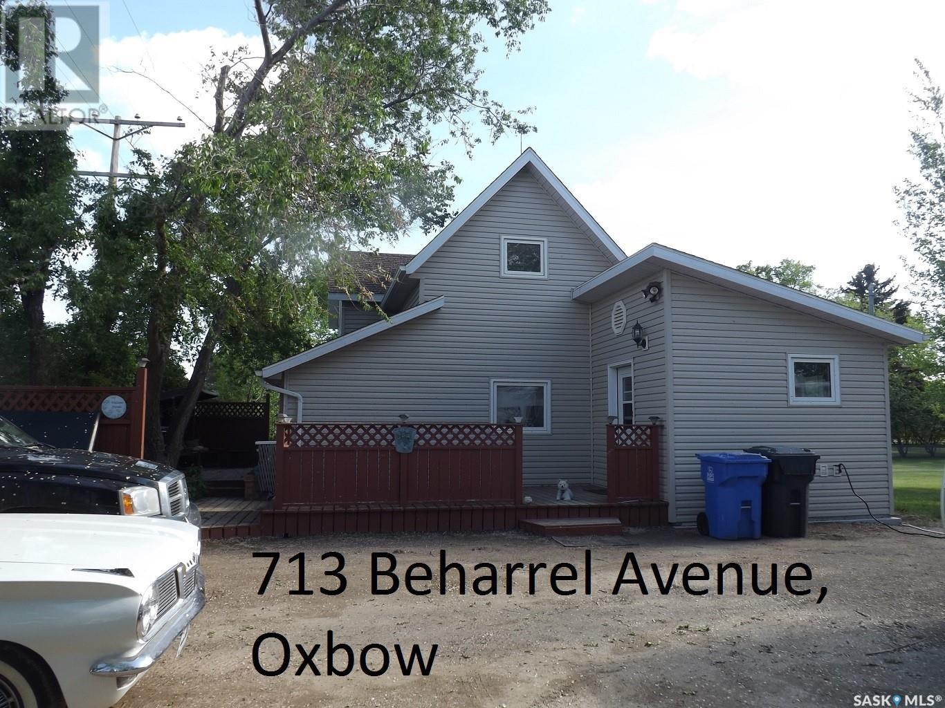 713 Beharrel Street, Oxbow, Saskatchewan  S0C 2B0 - Photo 1 - SK930174