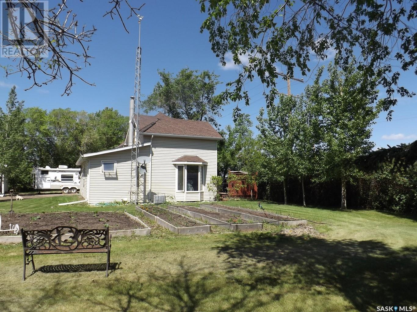 713 Beharrel Street, Oxbow, Saskatchewan  S0C 2B0 - Photo 49 - SK930174