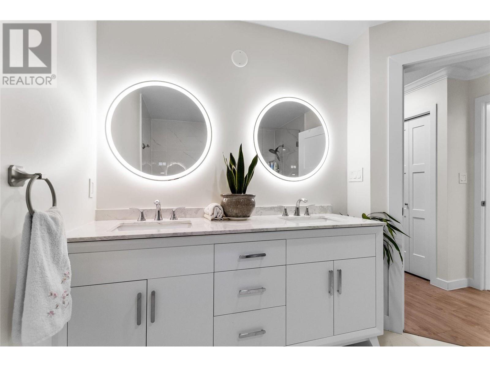 41 4055 Indian River Drive, North Vancouver, British Columbia  V7G 2R7 - Photo 14 - R2827844