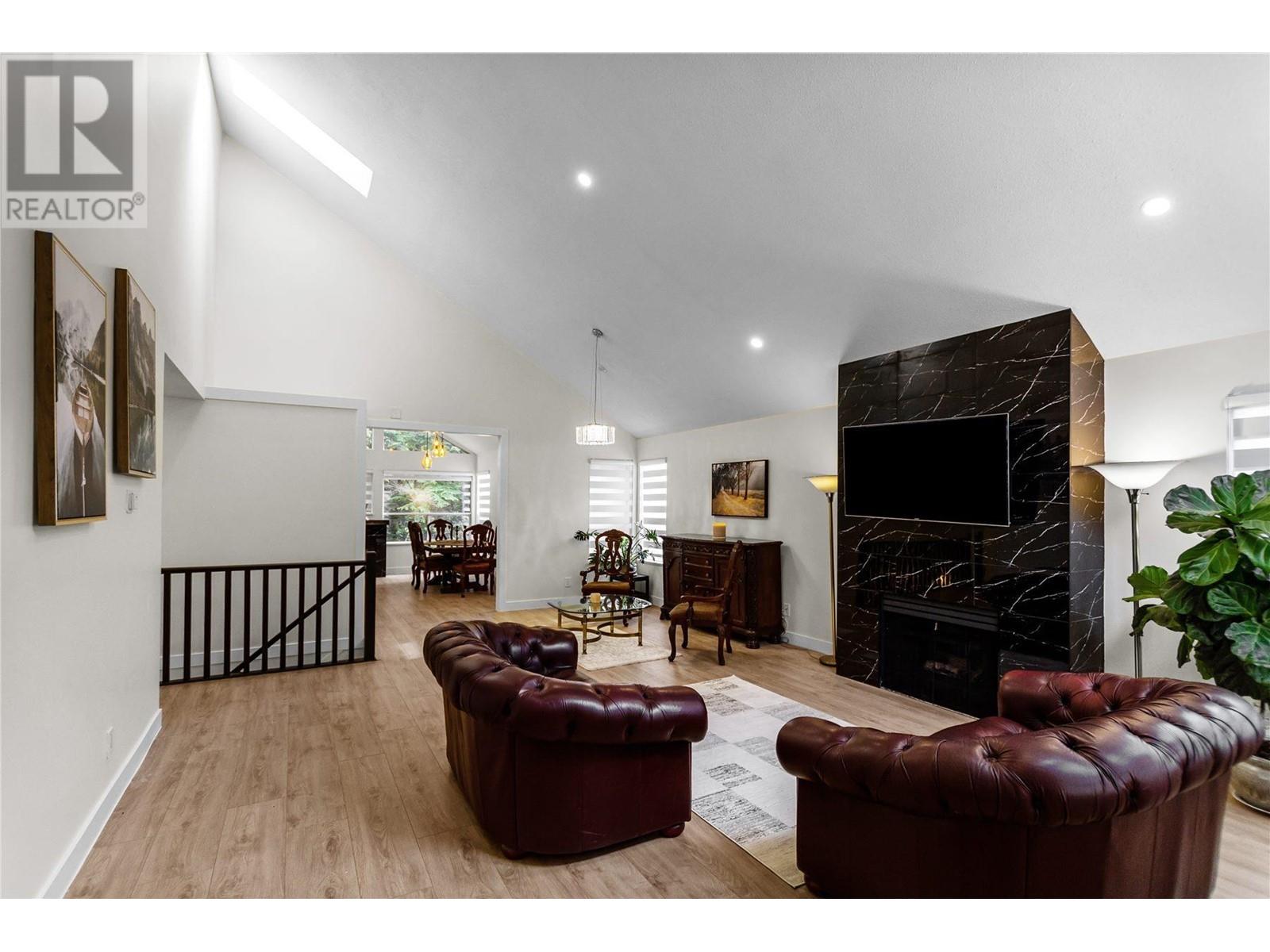 41 4055 Indian River Drive, North Vancouver, British Columbia  V7G 2R7 - Photo 5 - R2827844