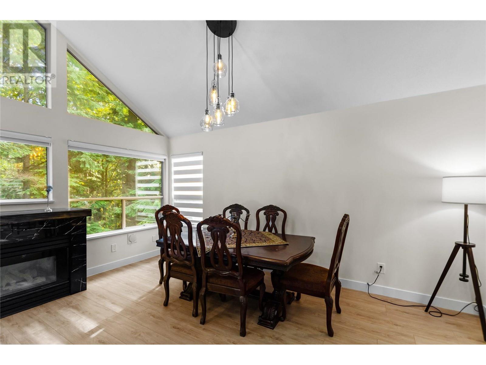 41 4055 Indian River Drive, North Vancouver, British Columbia  V7G 2R7 - Photo 6 - R2827844