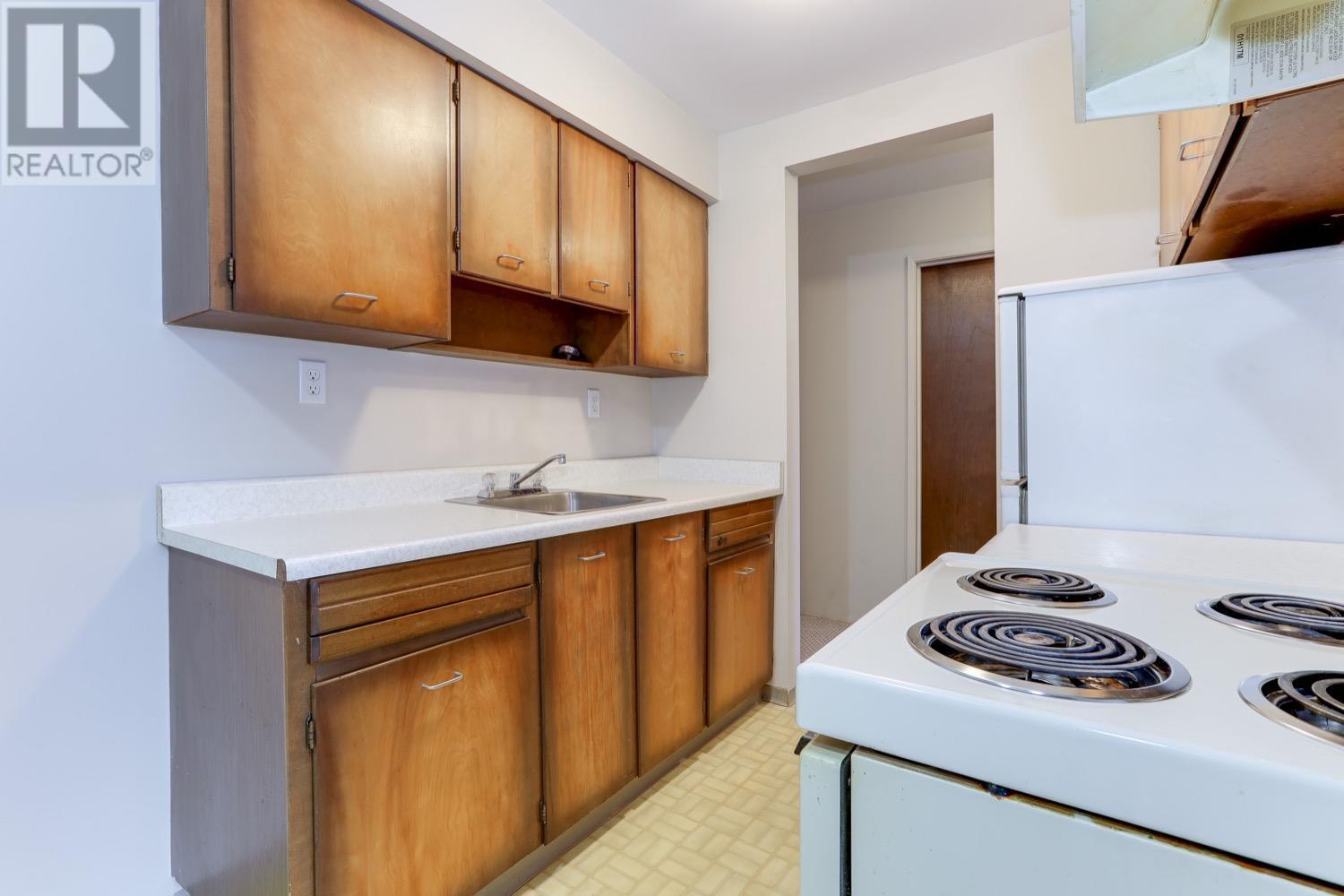 311 1045 Howie Avenue, Coquitlam, British Columbia  V3J 1T5 - Photo 11 - R2827911