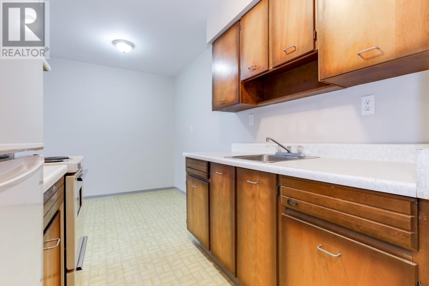 311 1045 Howie Avenue, Coquitlam, British Columbia  V3J 1T5 - Photo 15 - R2827911