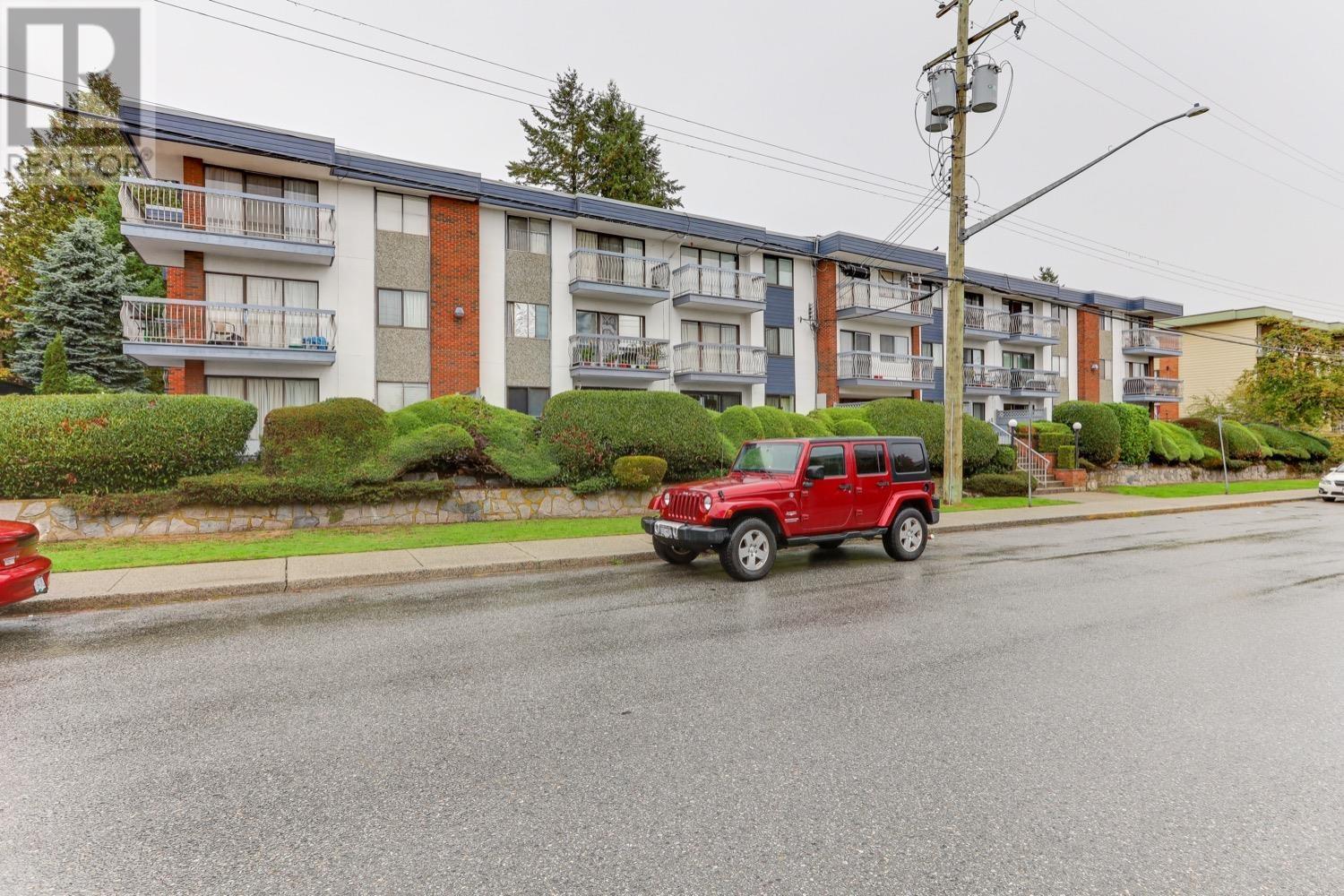311 1045 Howie Avenue, Coquitlam, British Columbia  V3J 1T5 - Photo 2 - R2827911