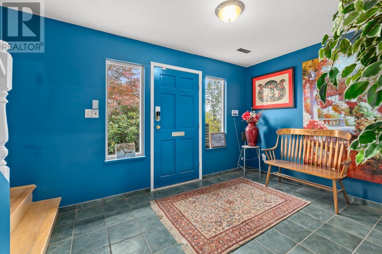 2750 Sylvan Place, Coquitlam, British Columbia  V3C 4Z3 - Photo 2 - R2827894