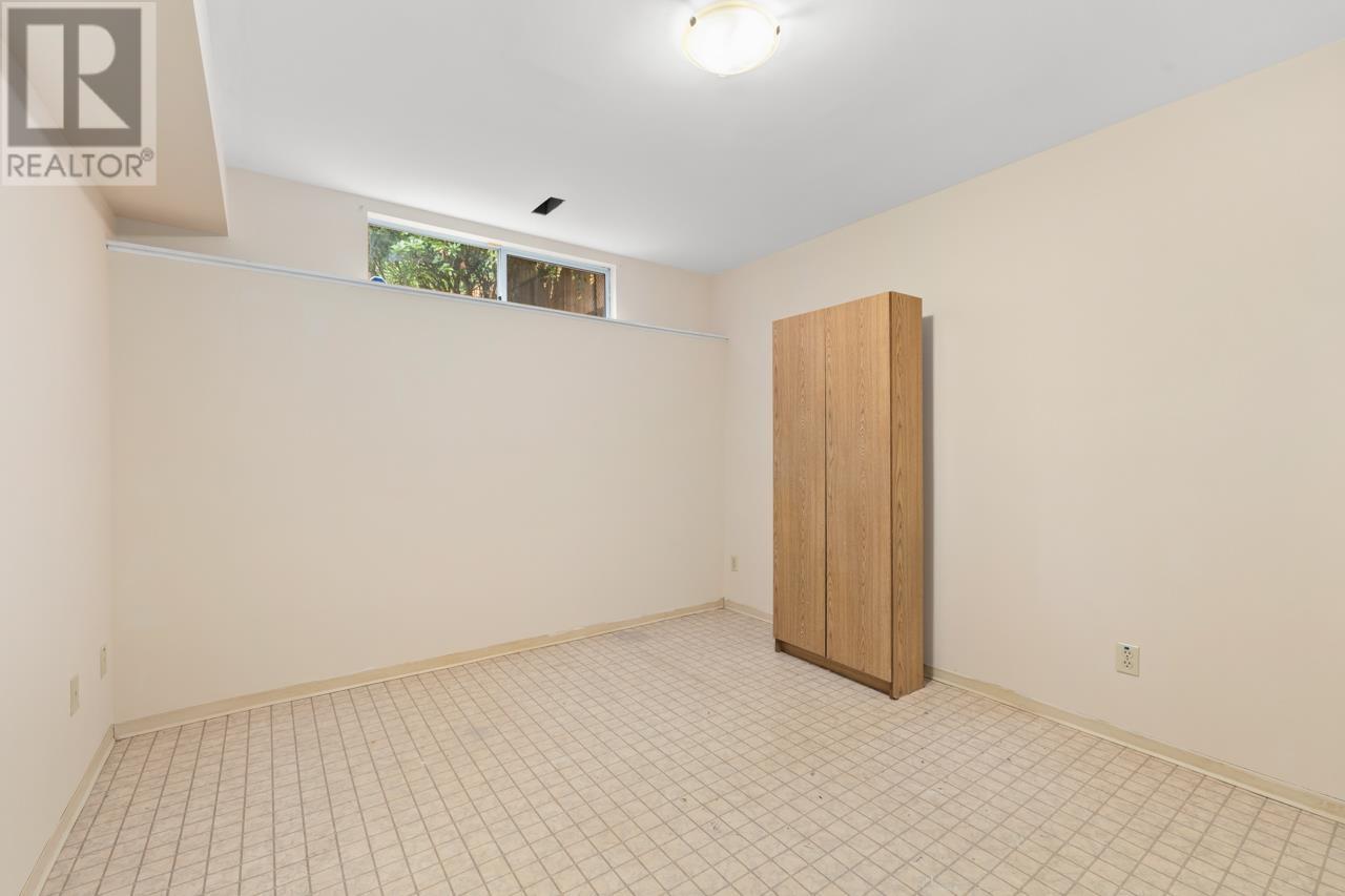 2750 Sylvan Place, Coquitlam, British Columbia  V3C 4Z3 - Photo 30 - R2827894