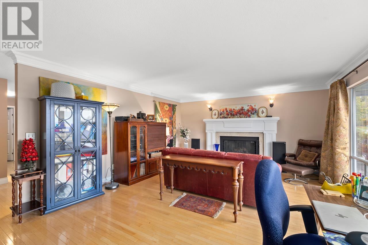 2750 Sylvan Place, Coquitlam, British Columbia  V3C 4Z3 - Photo 4 - R2827894
