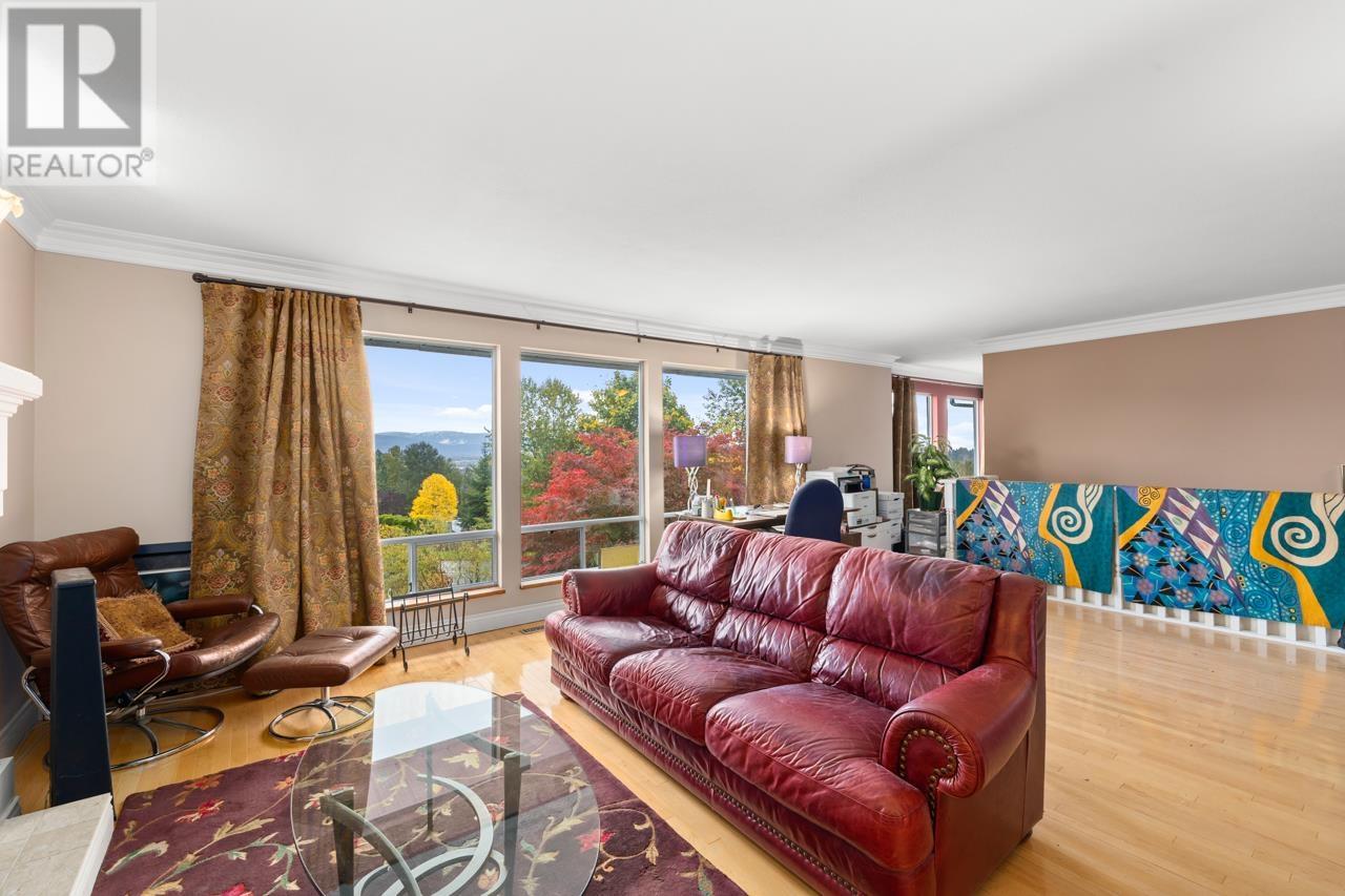 2750 Sylvan Place, Coquitlam, British Columbia  V3C 4Z3 - Photo 7 - R2827894