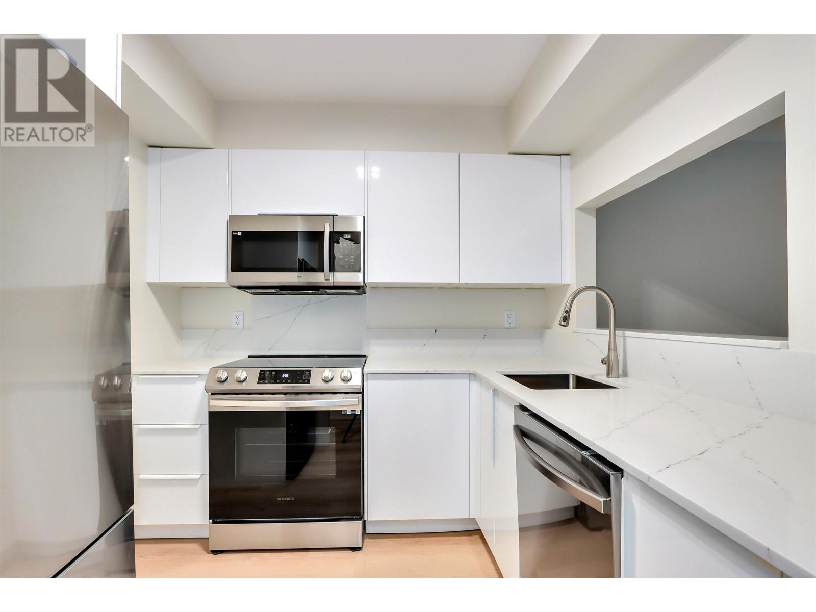 208 1705 NELSON STREET, vancouver, British Columbia
