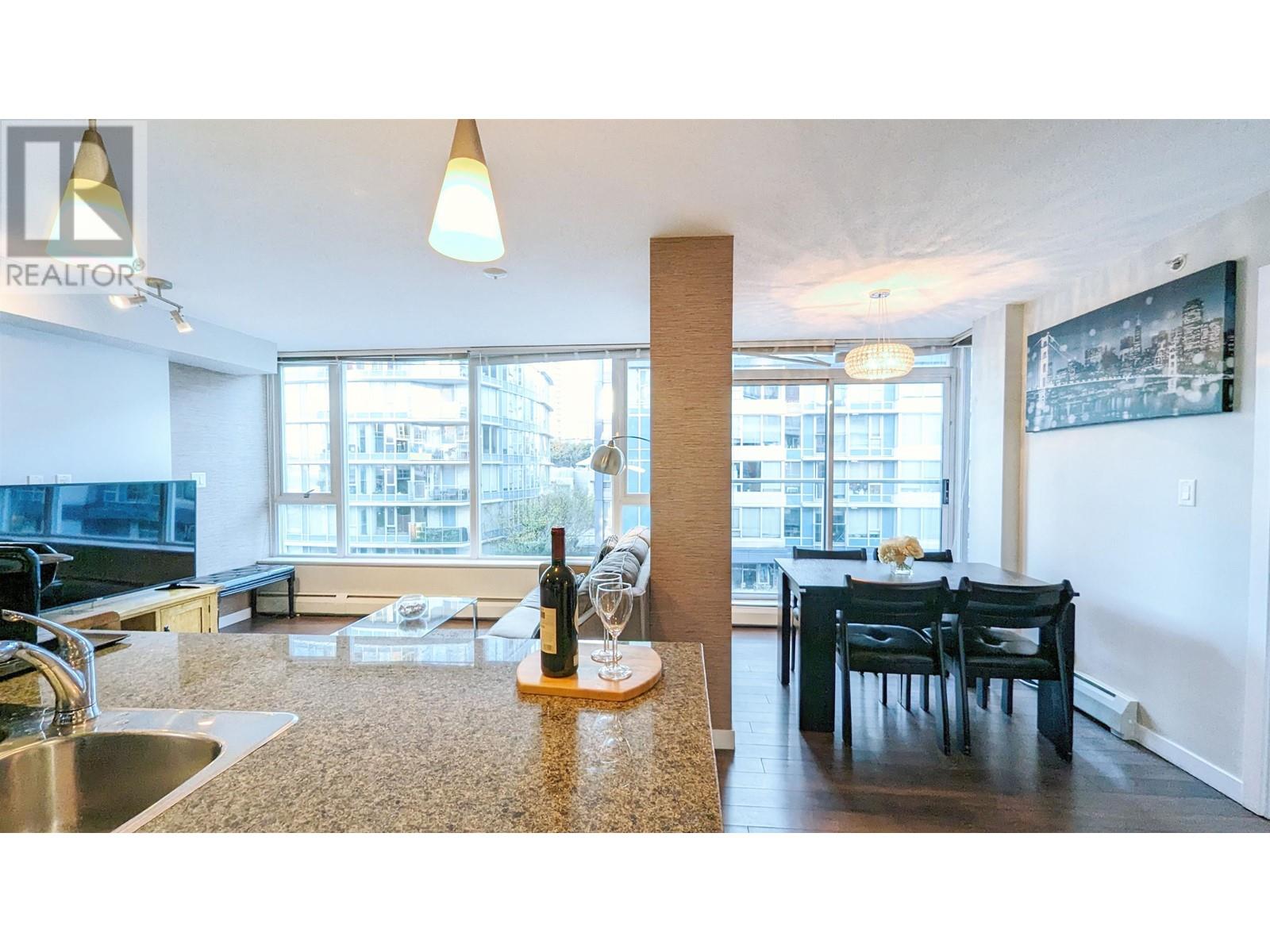 606 618 Abbott Street, Vancouver, British Columbia  V6B 0B9 - Photo 2 - R2826886