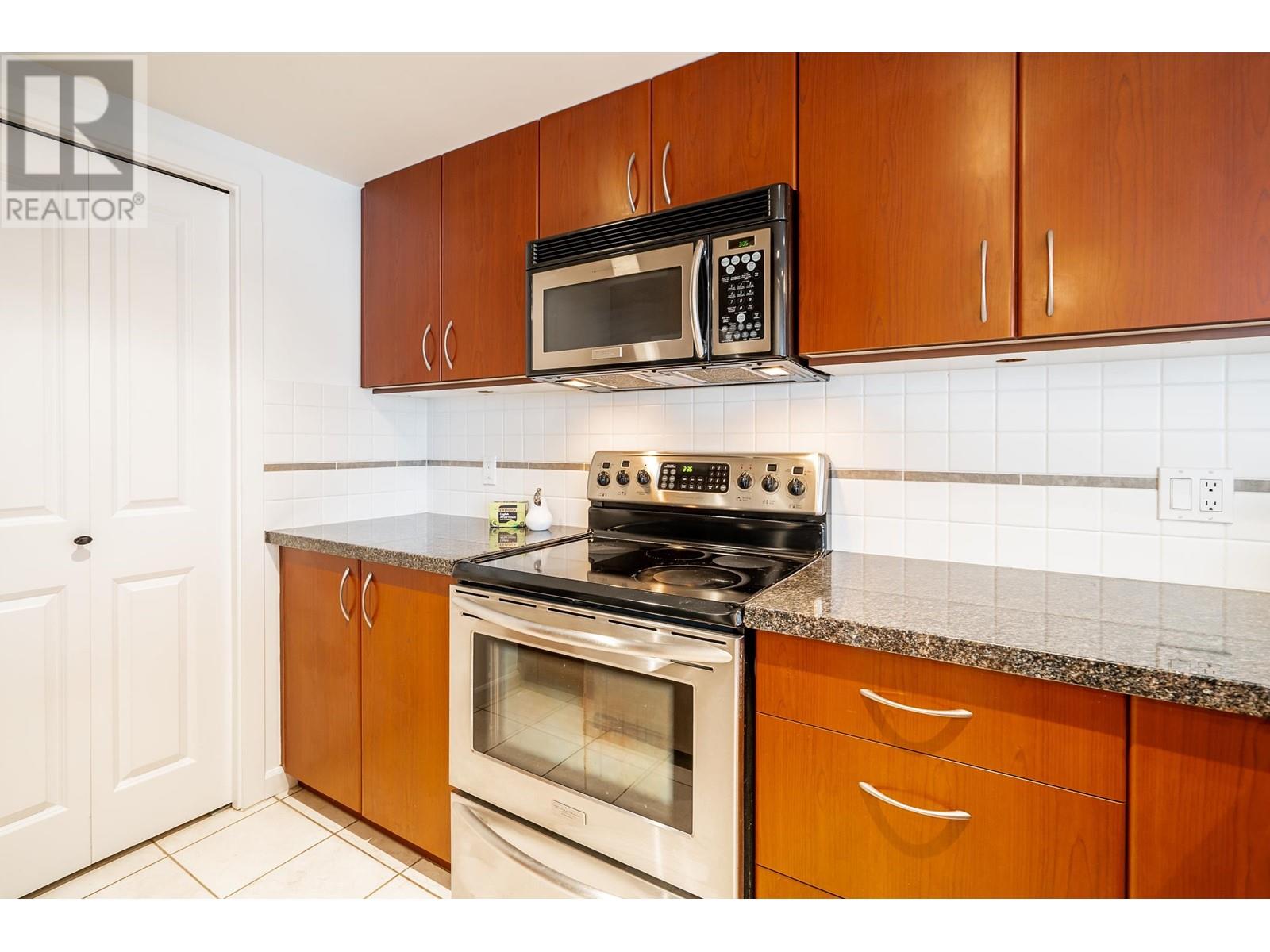 1107 235 Guildford Way, Port Moody, British Columbia  V3H 5L8 - Photo 12 - R2826727