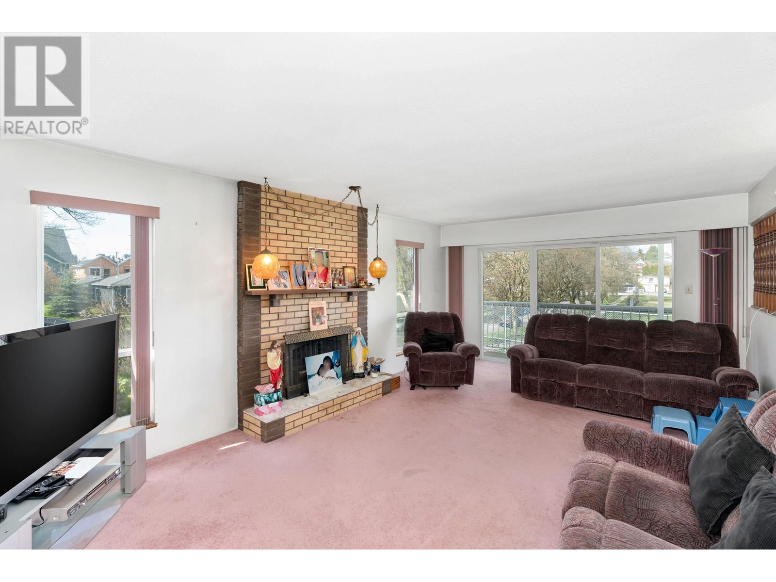 5274 Taunton Street, Vancouver, British Columbia  V5R 4B3 - Photo 8 - R2827673