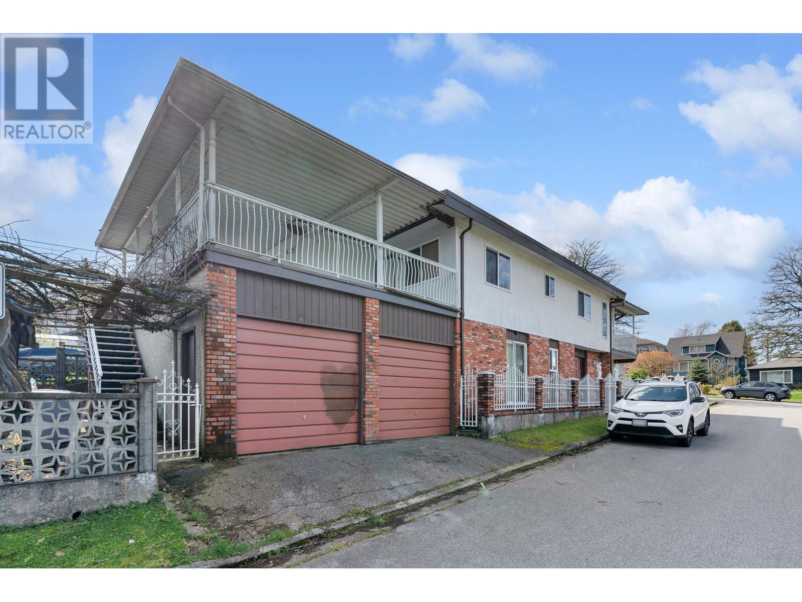 5274 Taunton Street, Vancouver, British Columbia  V5R 4B3 - Photo 5 - R2827673