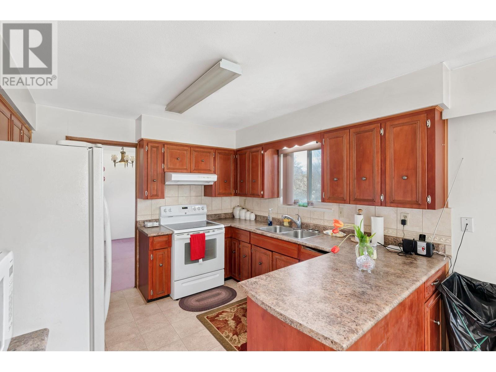 5274 Taunton Street, Vancouver, British Columbia  V5R 4B3 - Photo 11 - R2827673