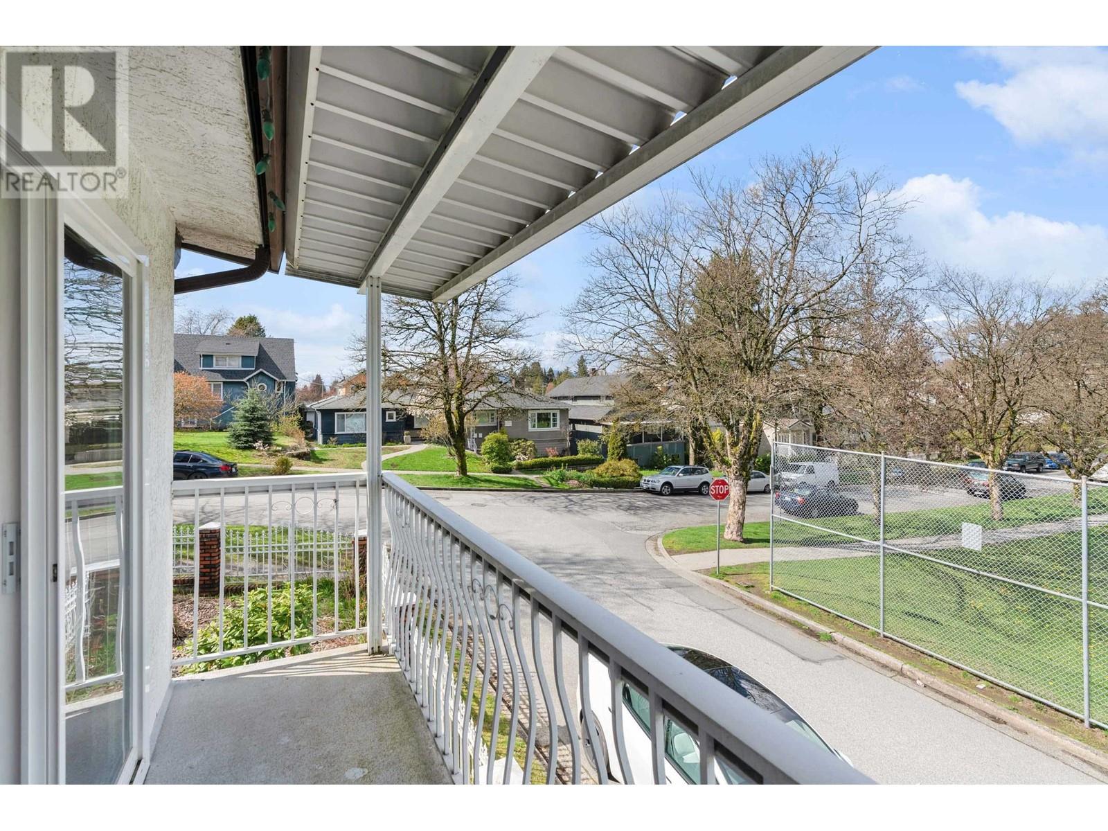 5274 Taunton Street, Vancouver, British Columbia  V5R 4B3 - Photo 10 - R2827673