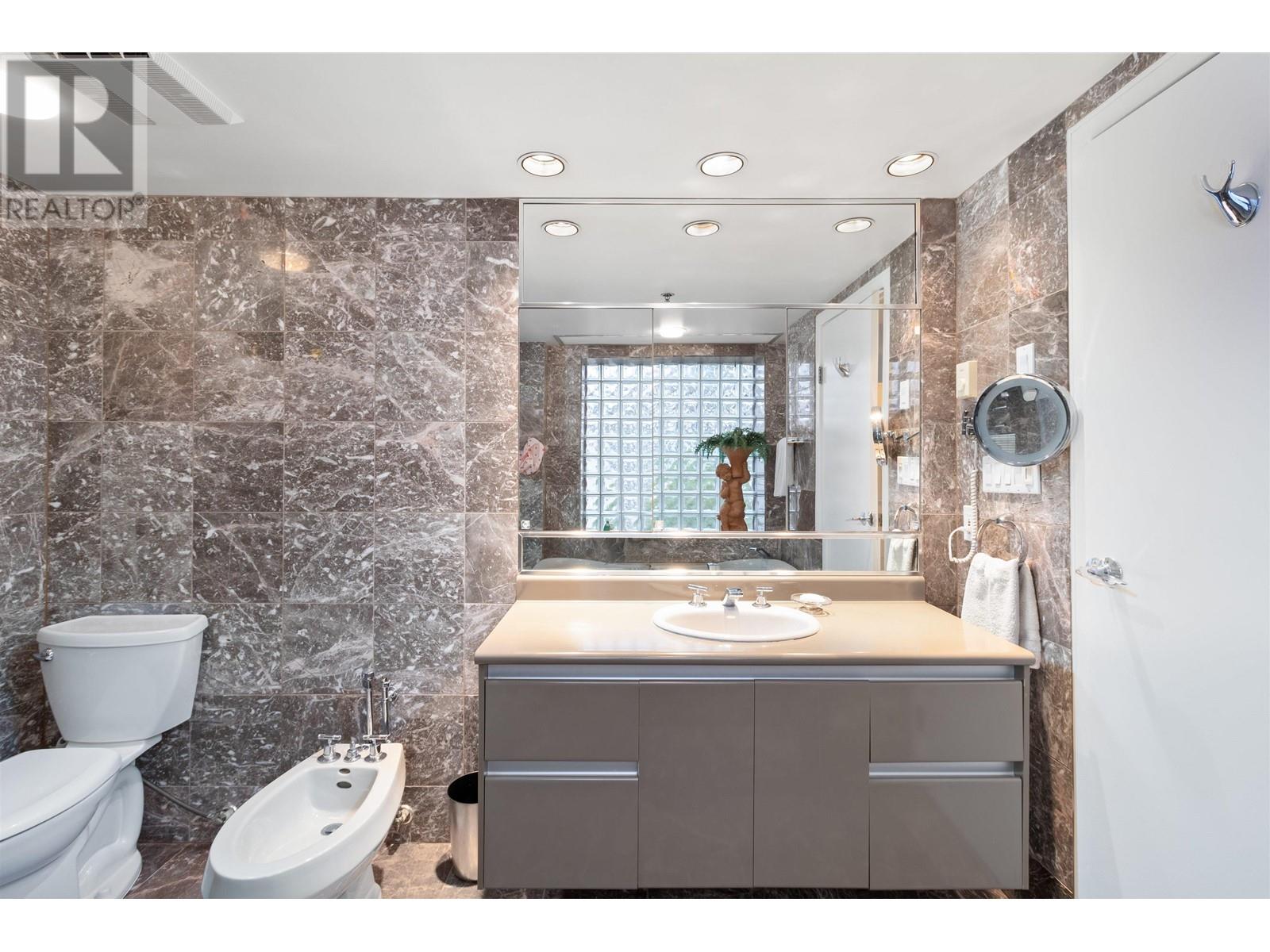 300 5890 Balsam Street, Vancouver, British Columbia  V6M 4B9 - Photo 10 - R2827950