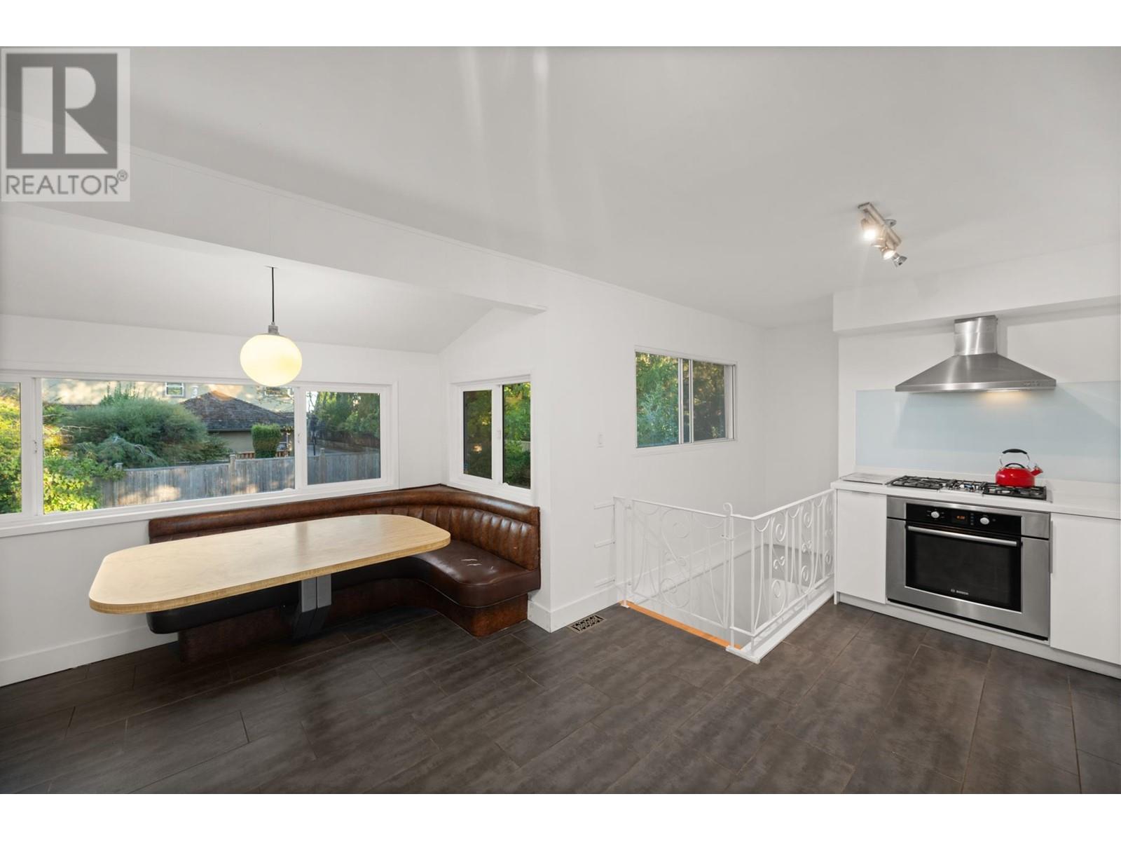 328 54 Street, Delta, British Columbia  V4M 3G5 - Photo 10 - R2827955
