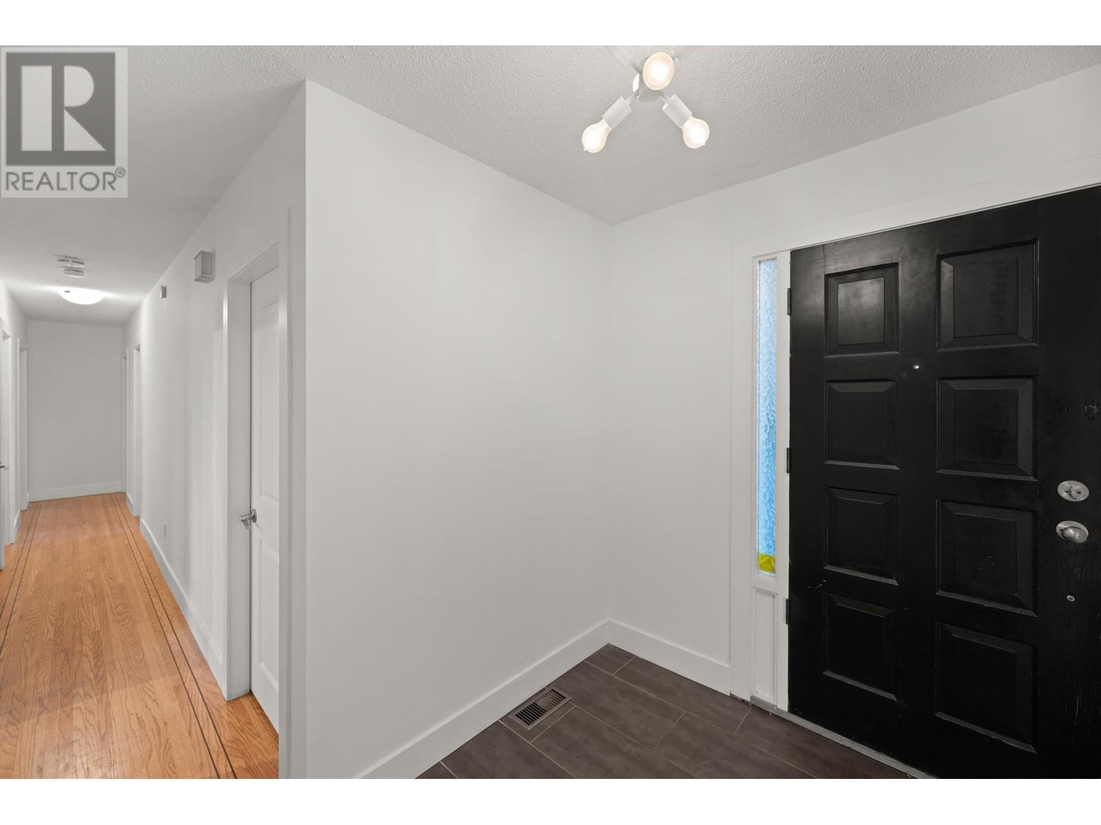 328 54 Street, Delta, British Columbia  V4M 3G5 - Photo 3 - R2827955