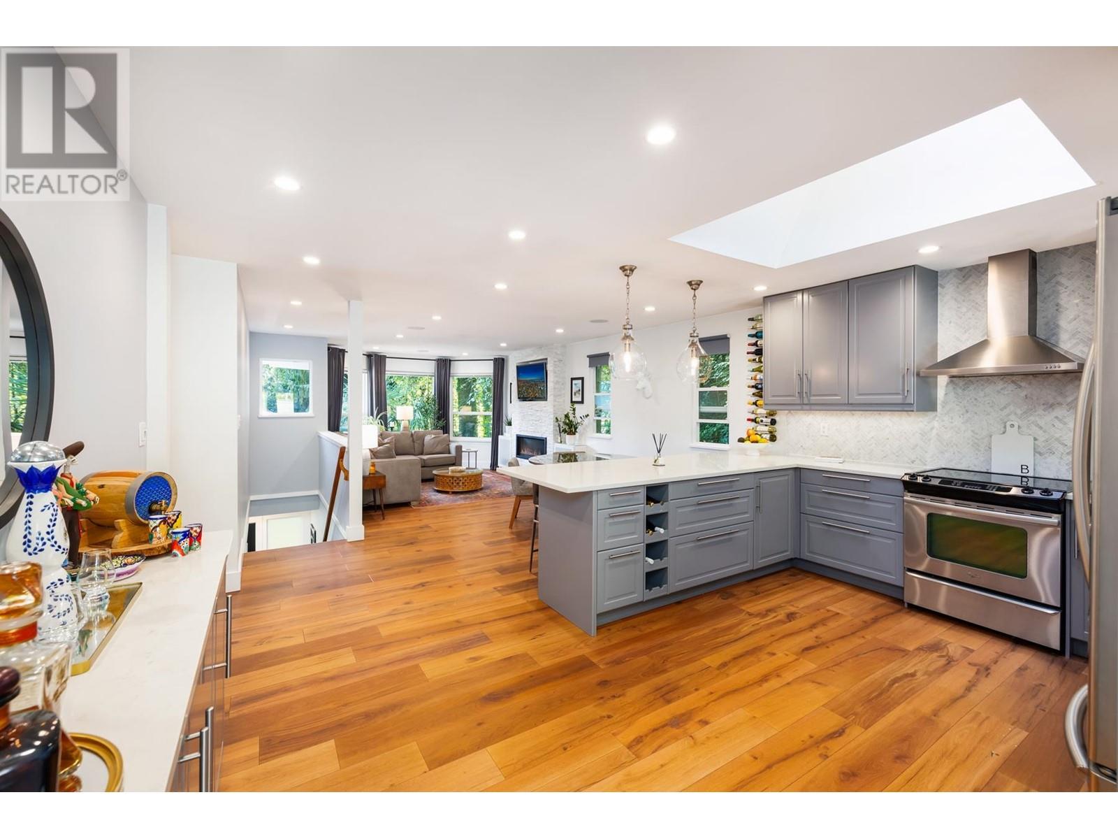 621 Seymour Court, North Vancouver, British Columbia  V7J 3S7 - Photo 11 - R2827970