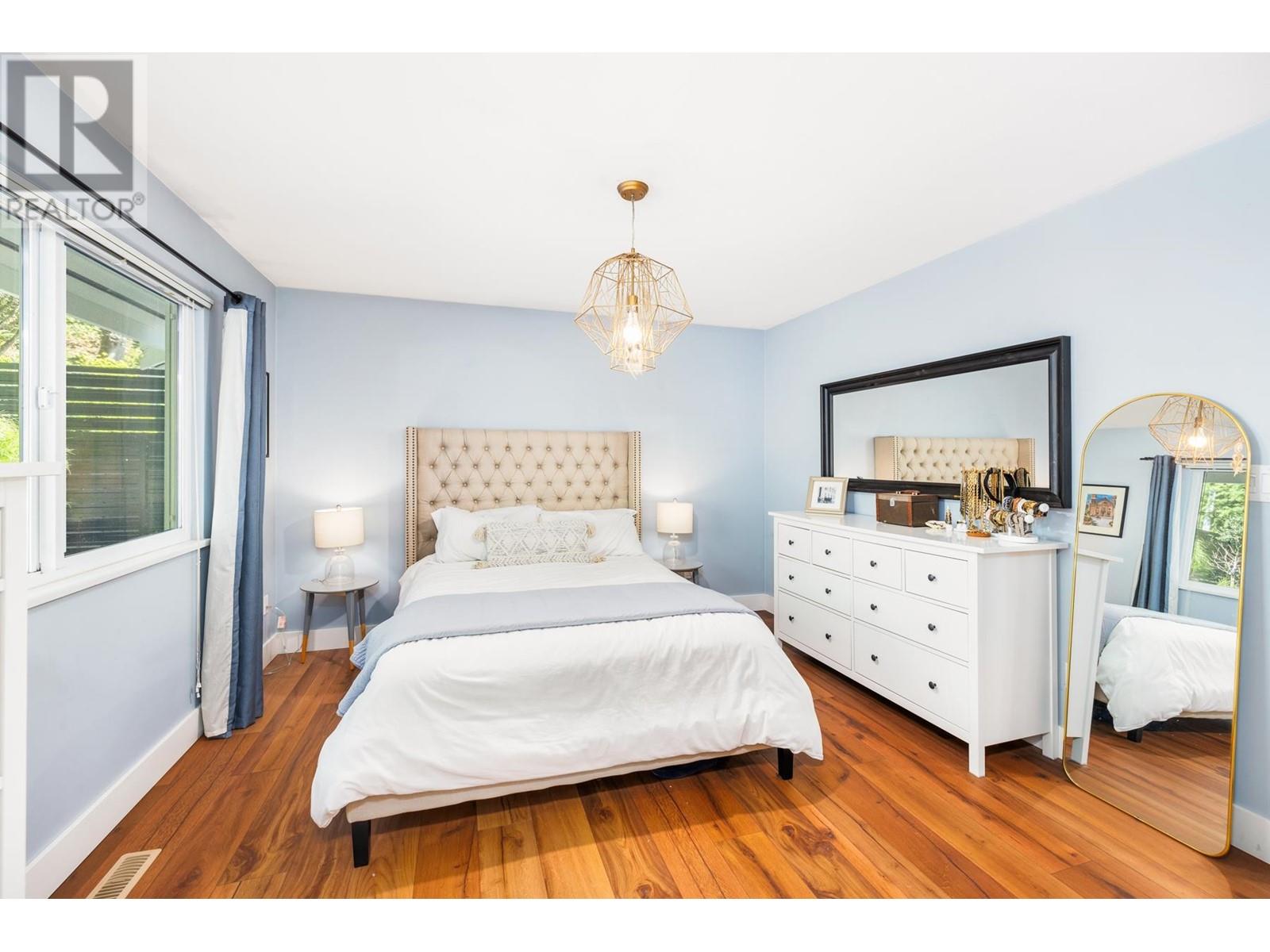 621 Seymour Court, North Vancouver, British Columbia  V7J 3S7 - Photo 18 - R2827970