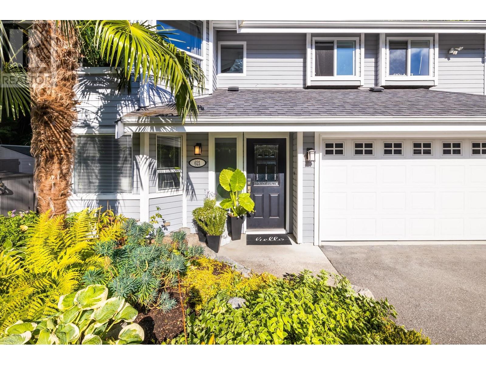 621 Seymour Court, North Vancouver, British Columbia  V7J 3S7 - Photo 3 - R2827970